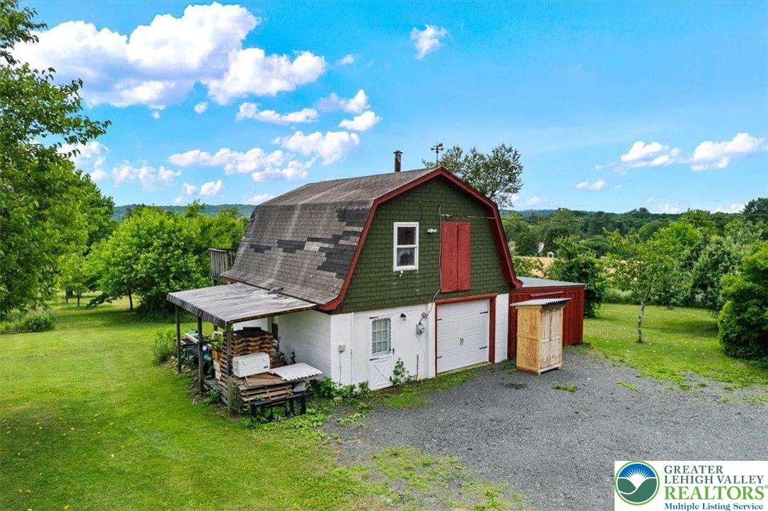 7590 Pohopoco Road