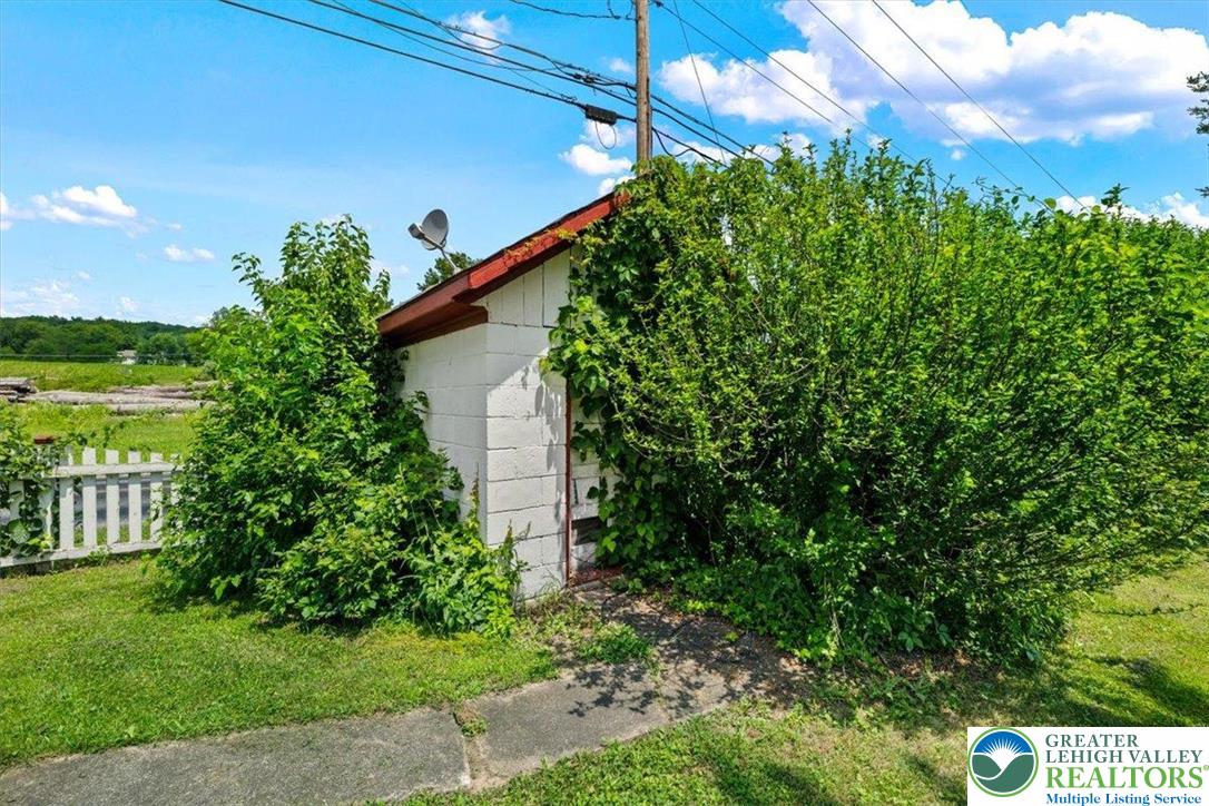 7590 Pohopoco Road