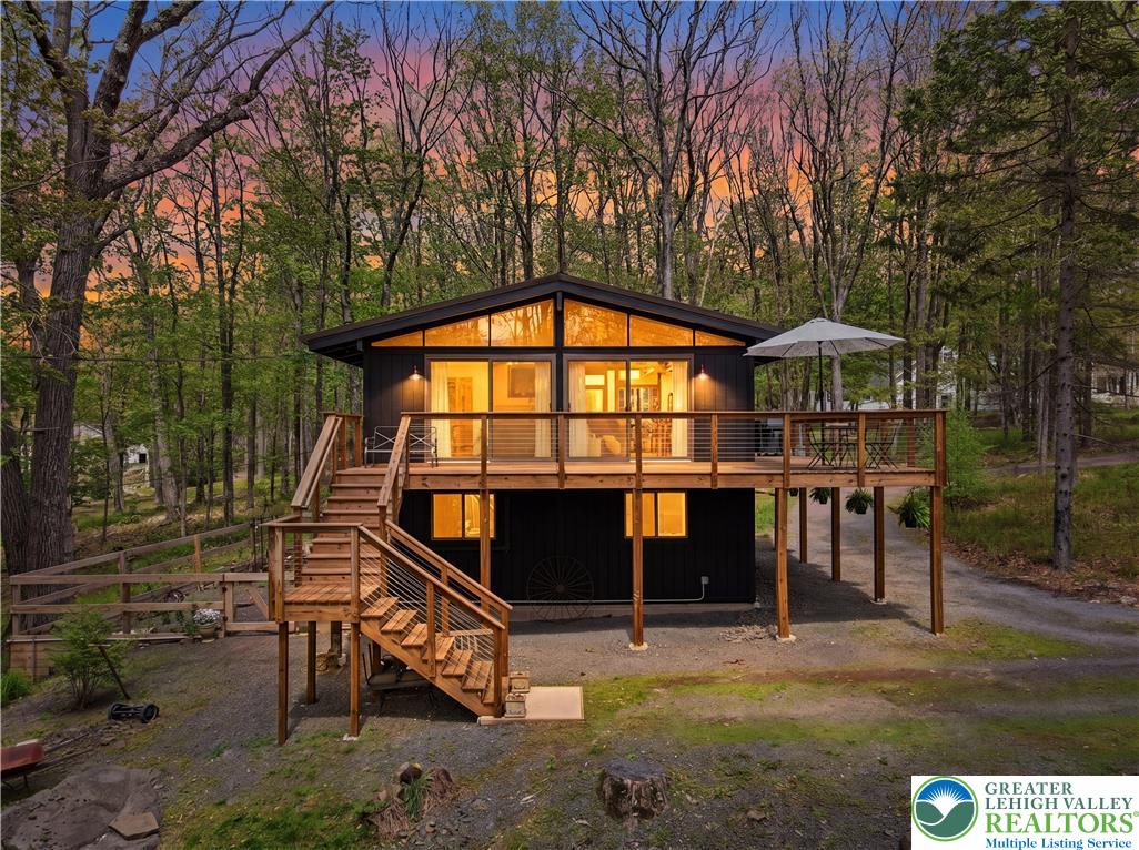 104 Horseshoe Lane