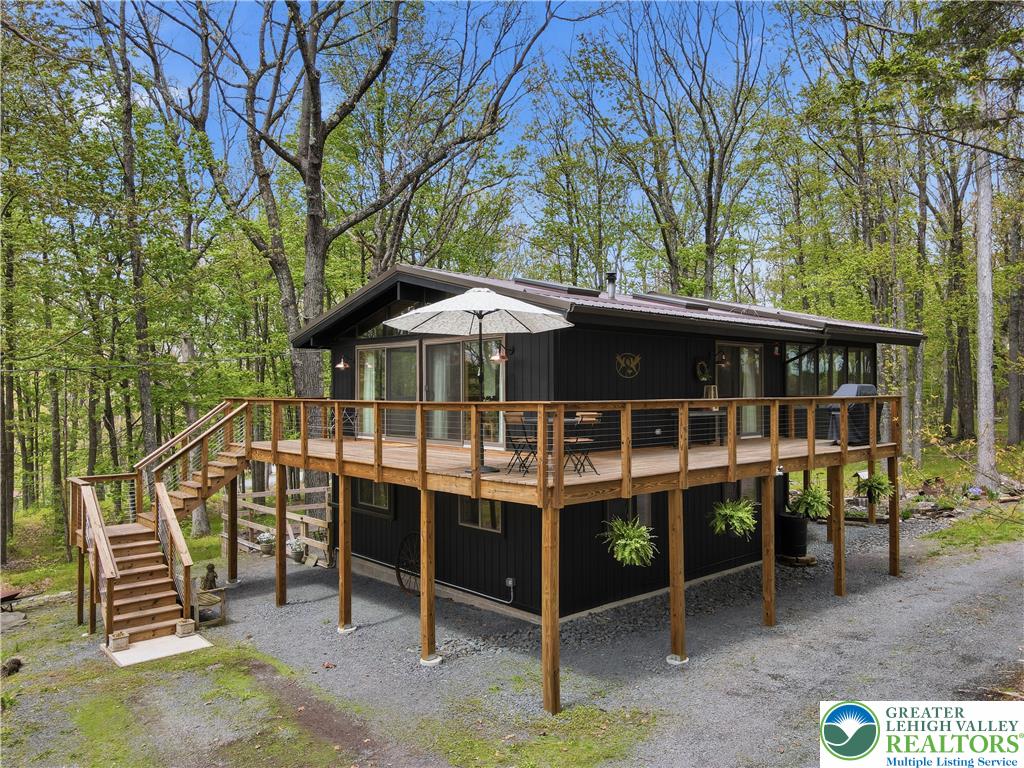 104 Horseshoe Lane