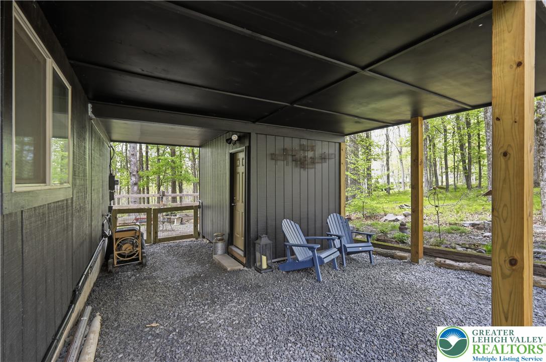 104 Horseshoe Lane