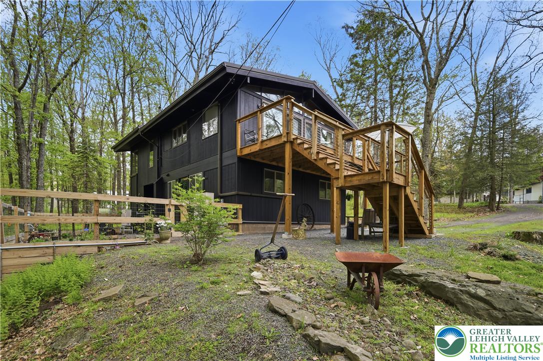 104 Horseshoe Lane