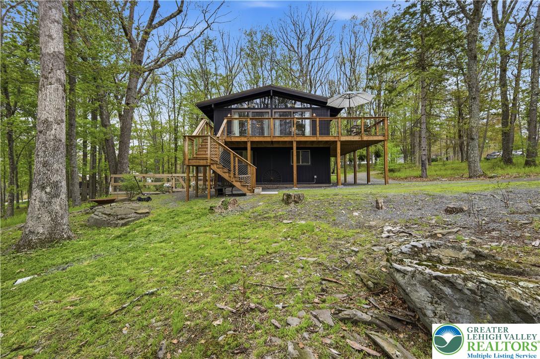 104 Horseshoe Lane