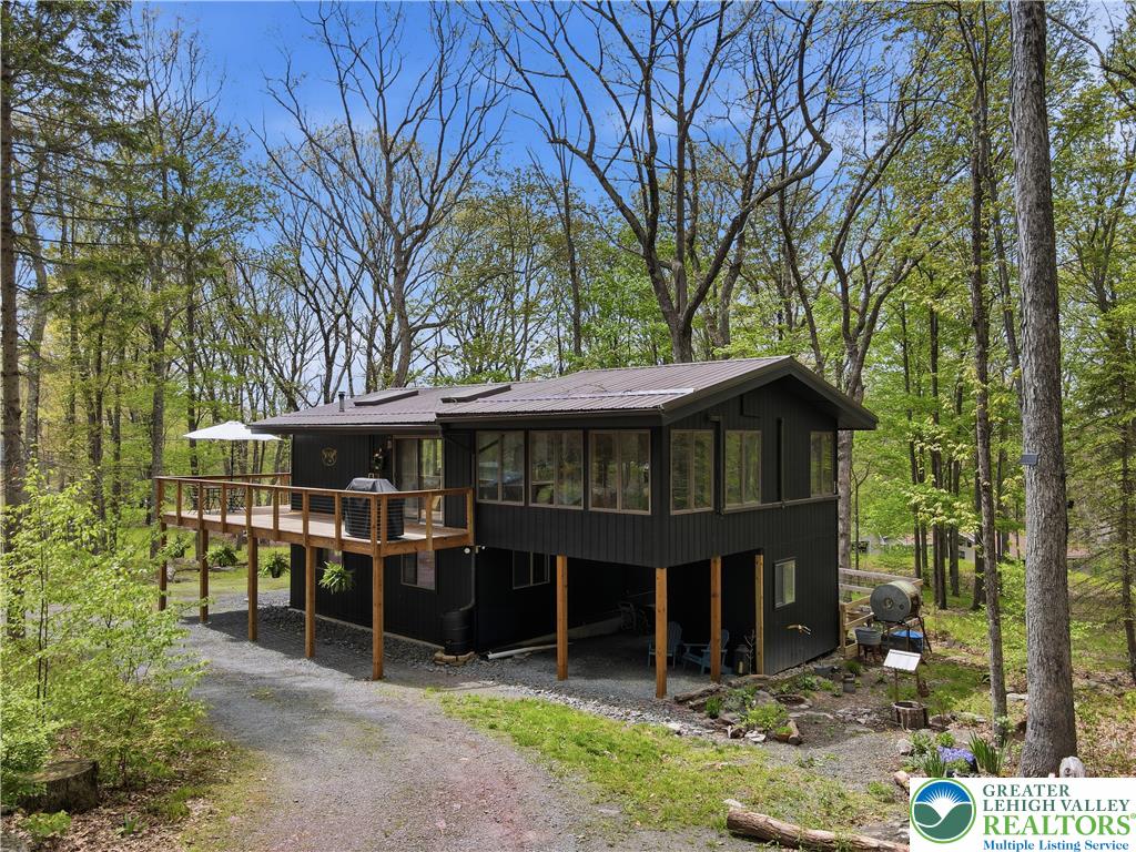 104 Horseshoe Lane
