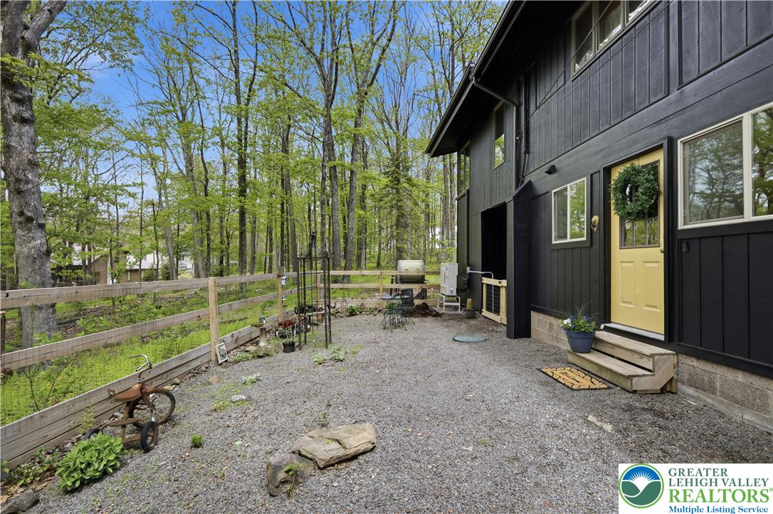 104 Horseshoe Lane