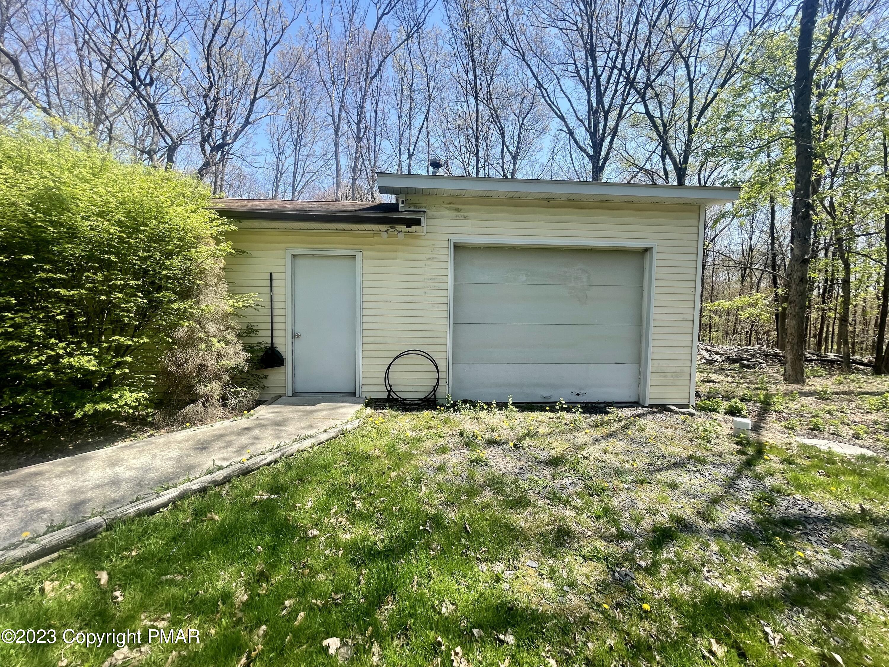 3138 Route 715 Route