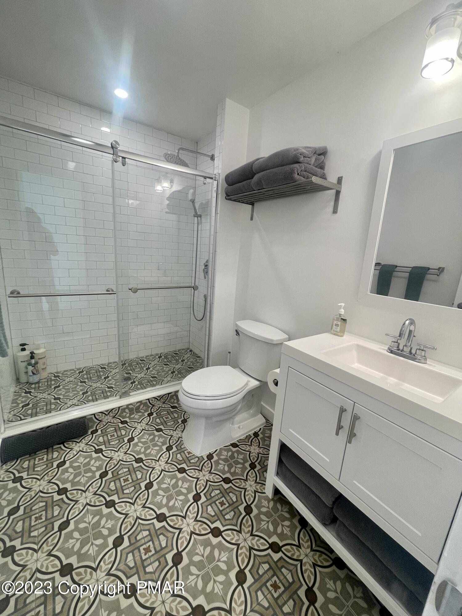 3138 Route 715 Route