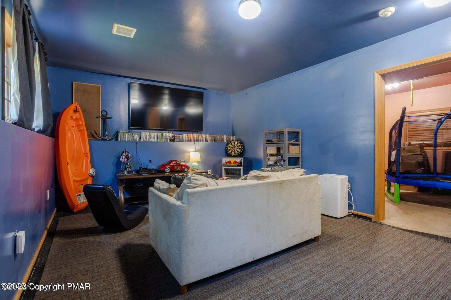 6123 Cumberland Road