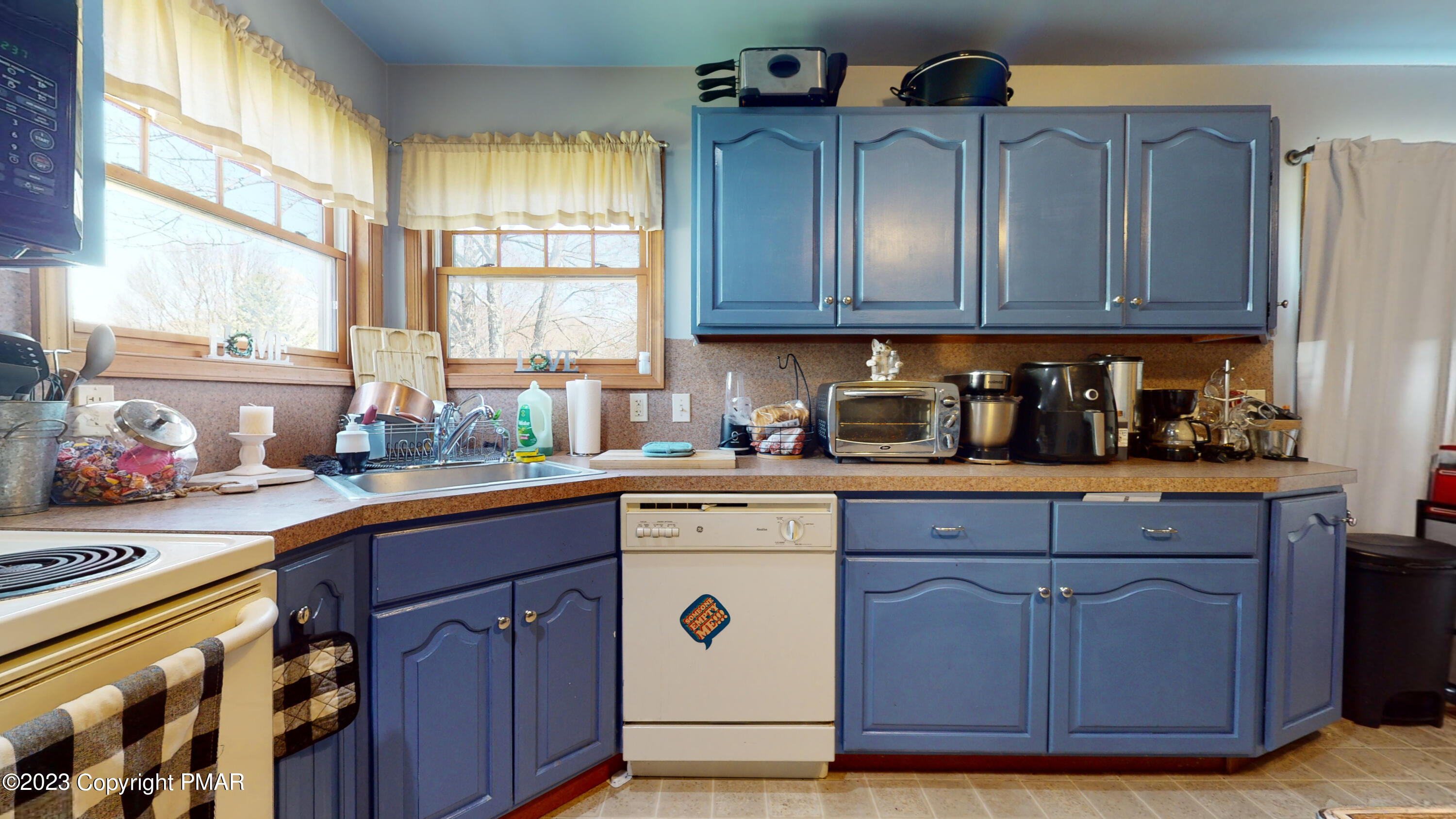 6123 Cumberland Road