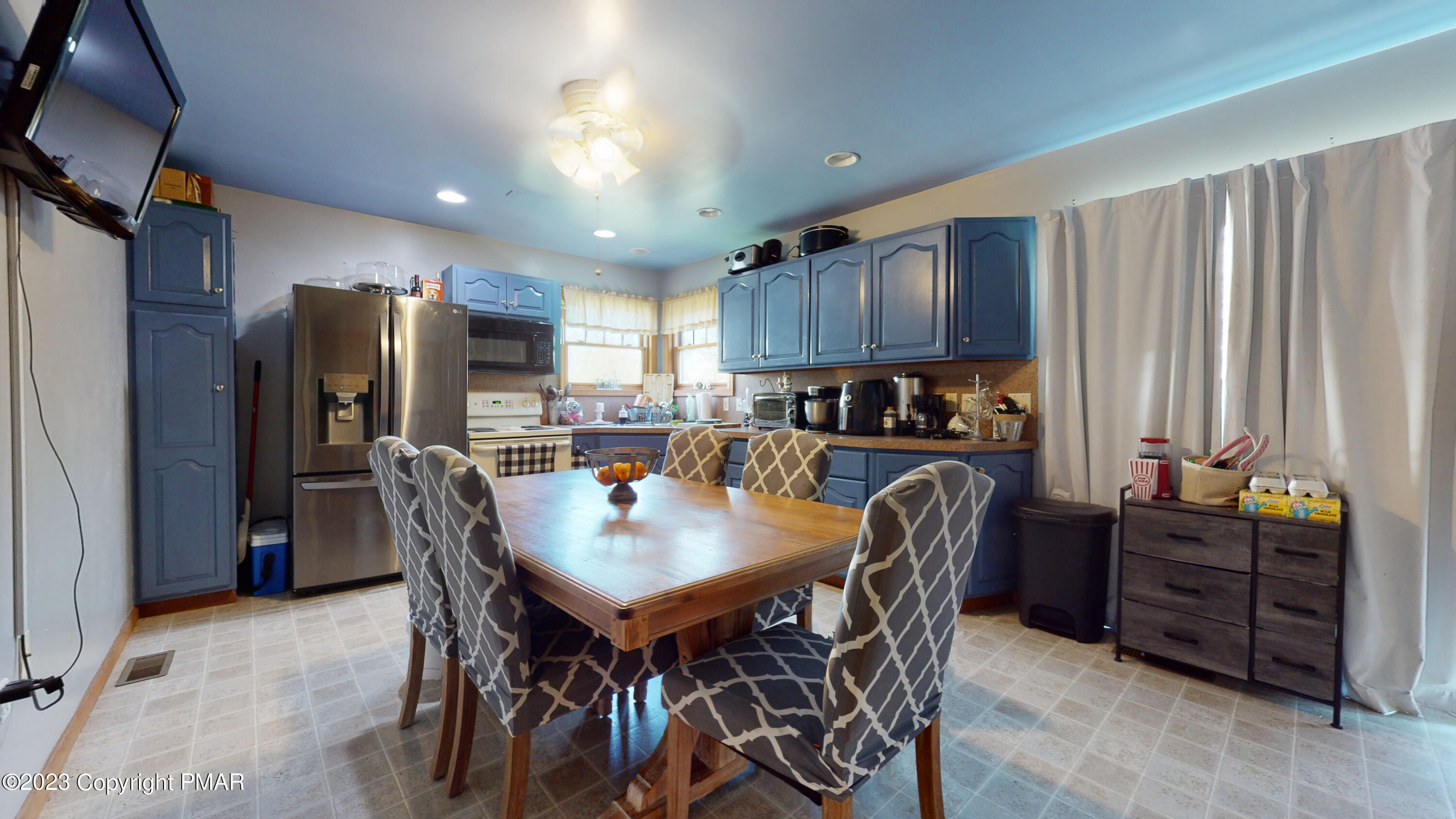 6123 Cumberland Road