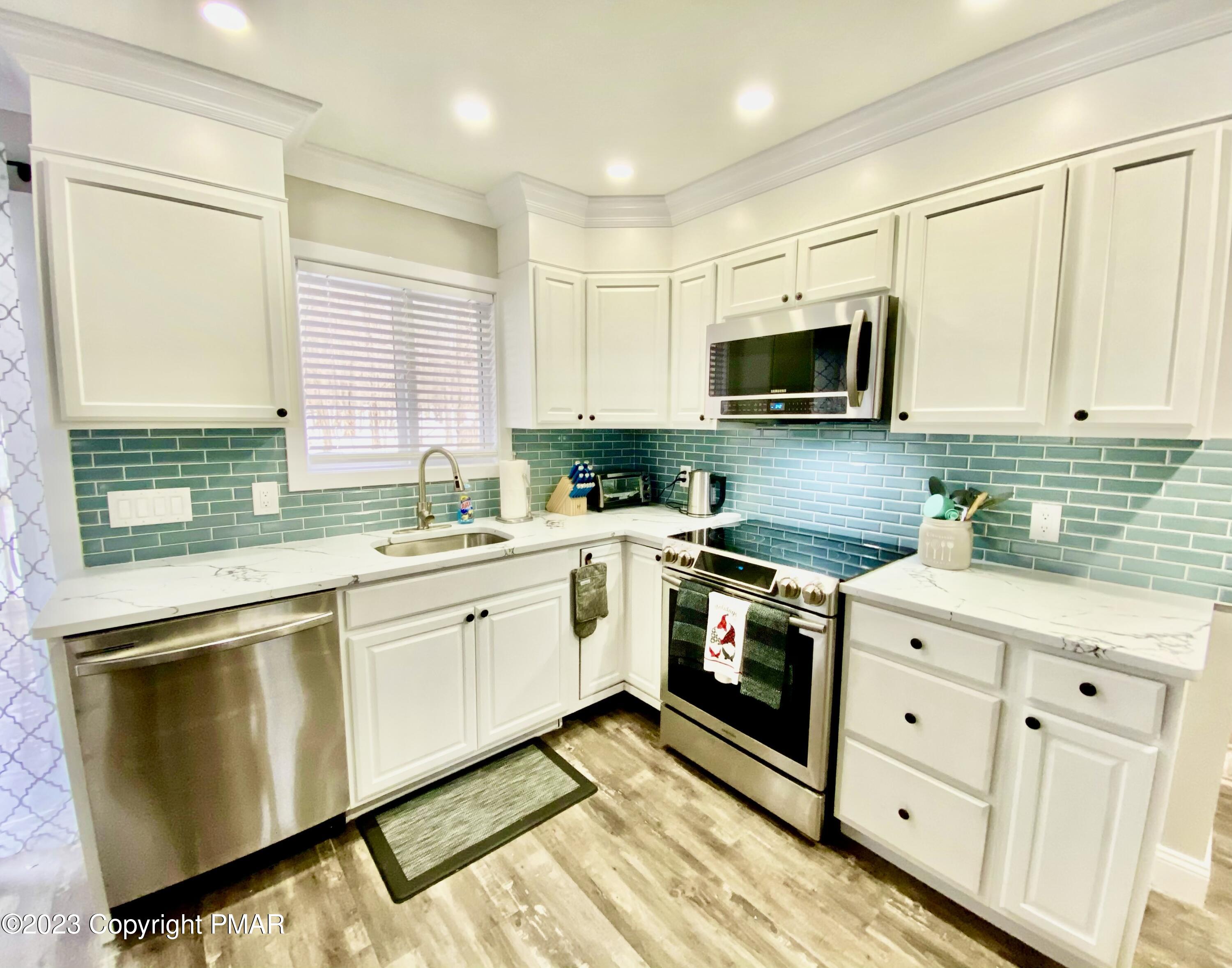 1073 Country Place Drive