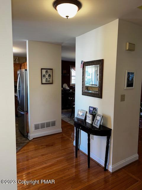 220 Hawthorne Village