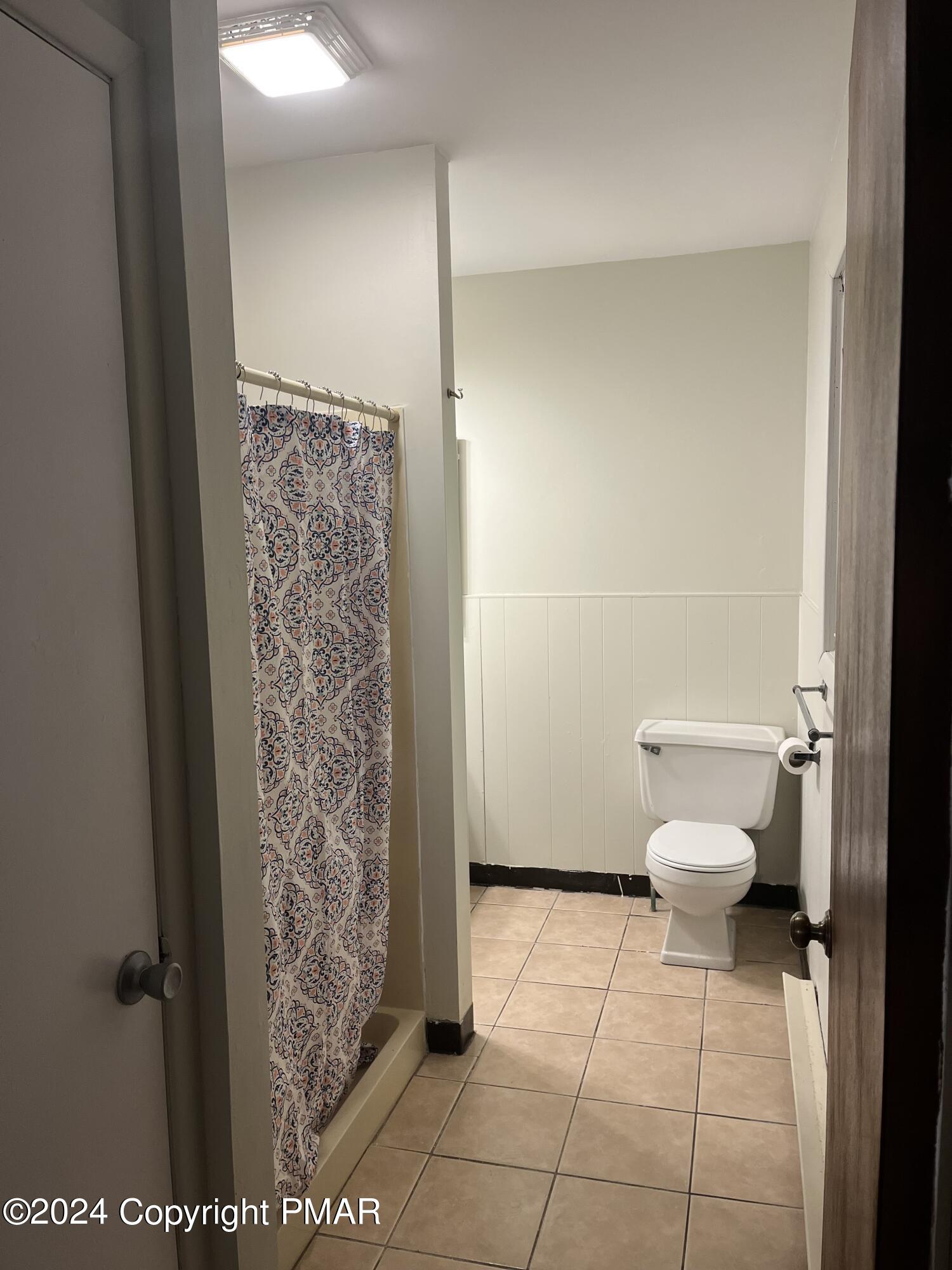 406 ROARING BROOK Road