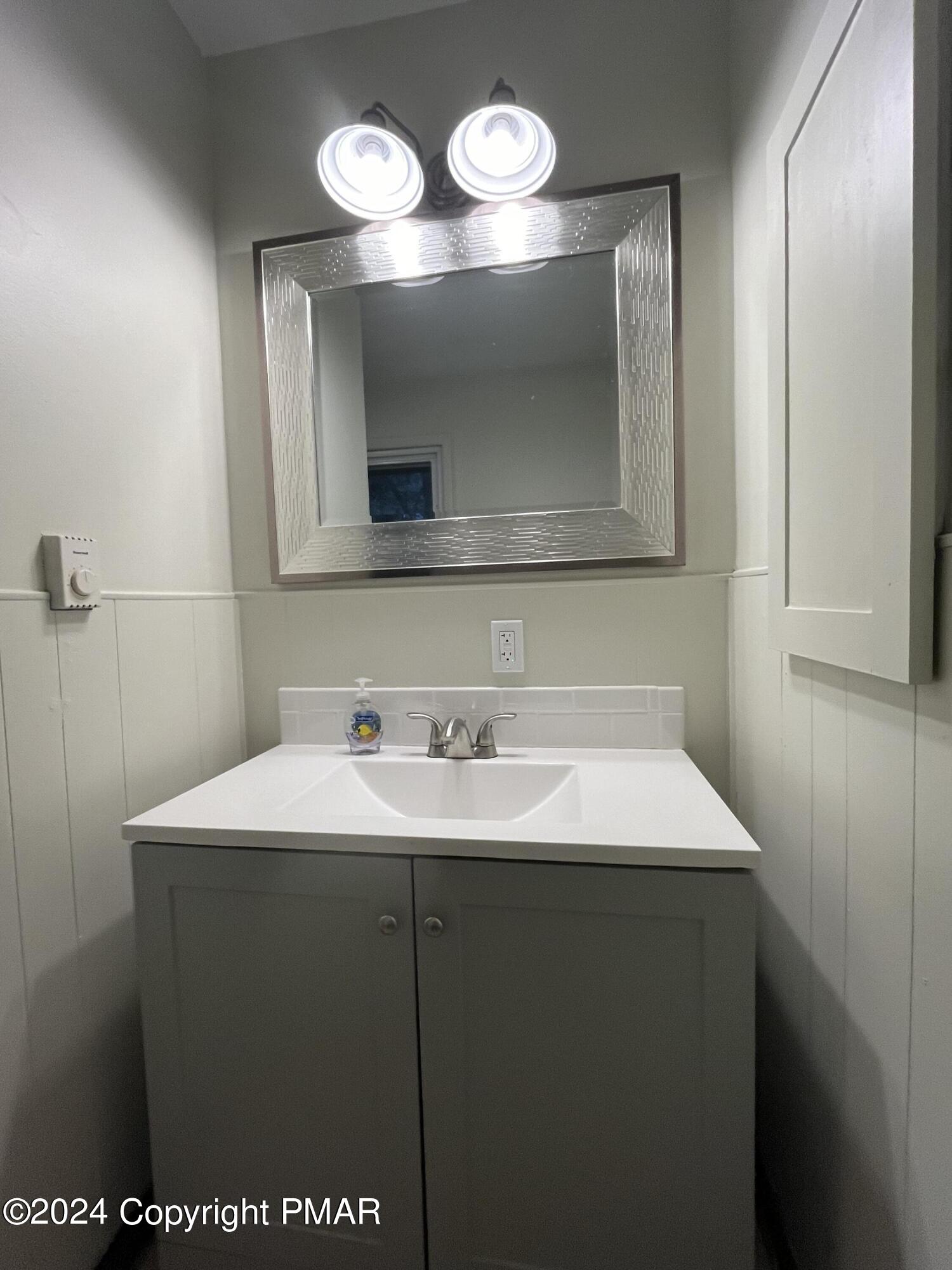 406 ROARING BROOK Road