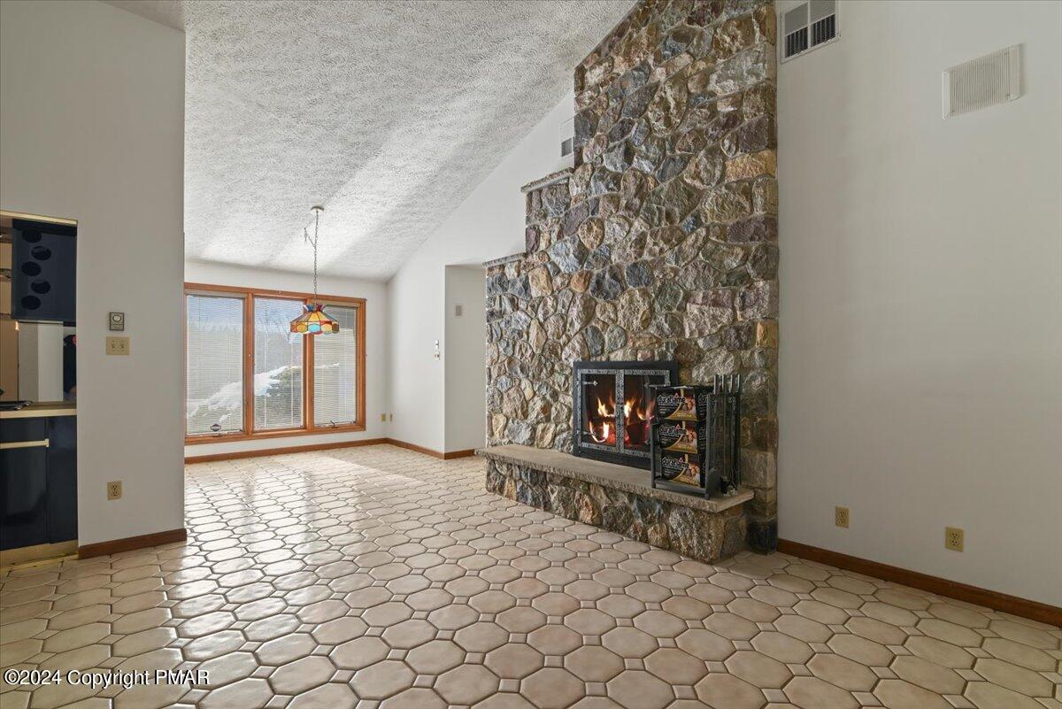 5249 MOUNTAIN VIEW Drive