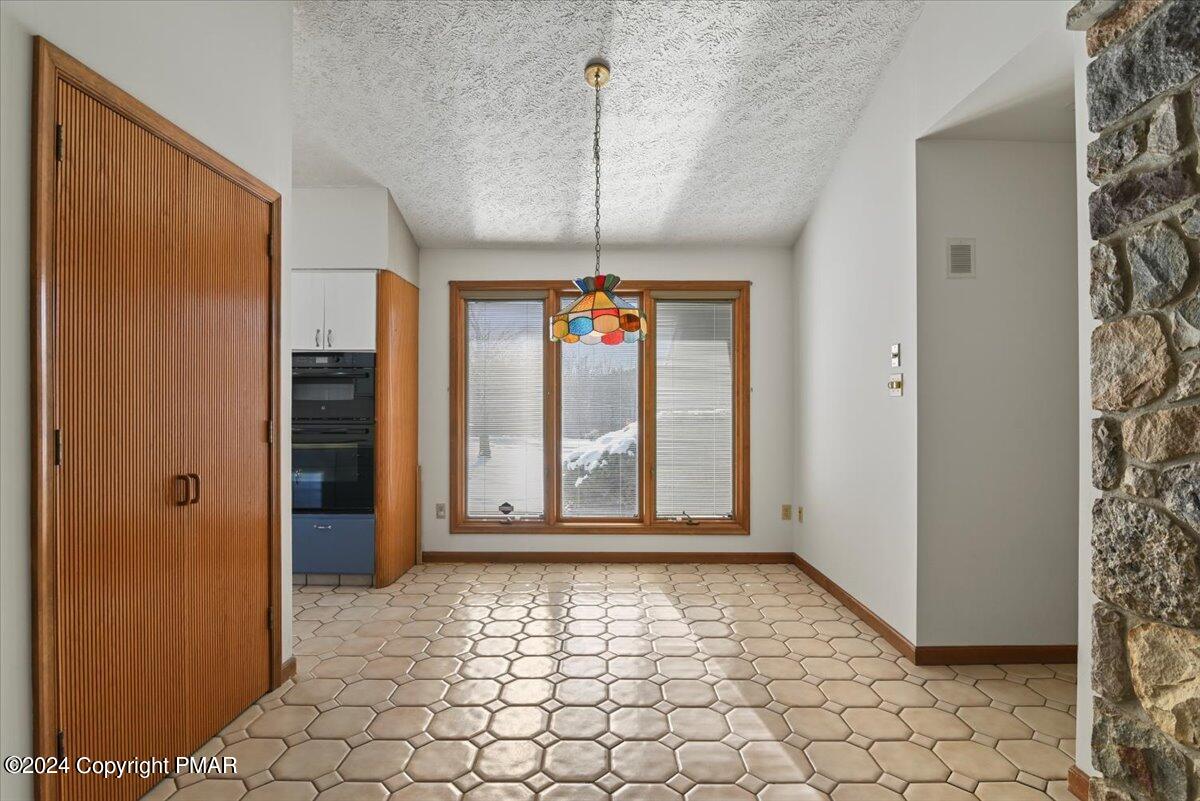 5249 MOUNTAIN VIEW Drive