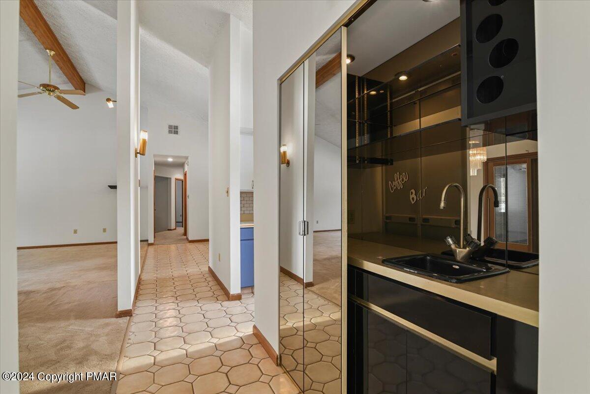 5249 MOUNTAIN VIEW Drive