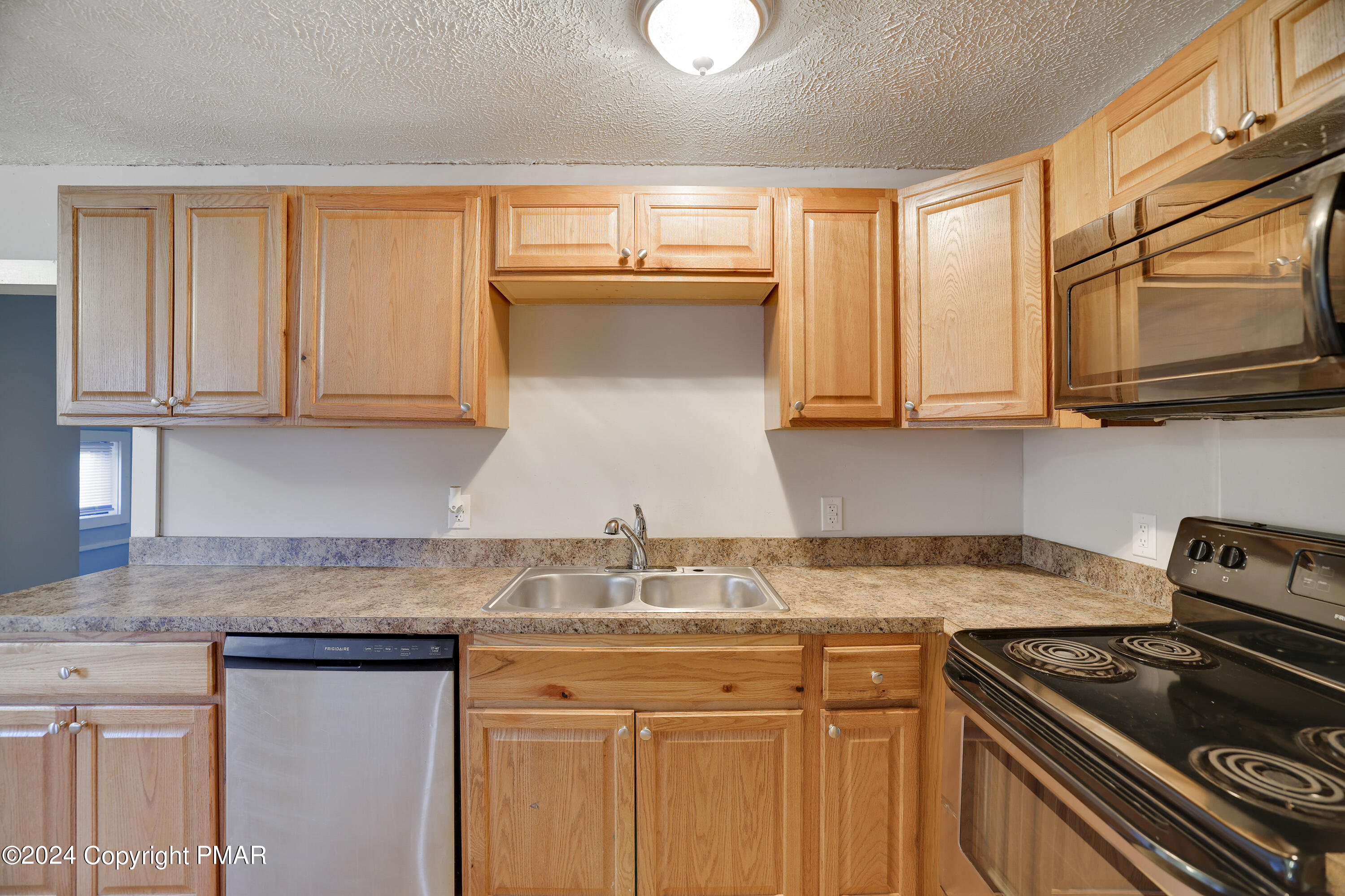 1554 Black Birch Way