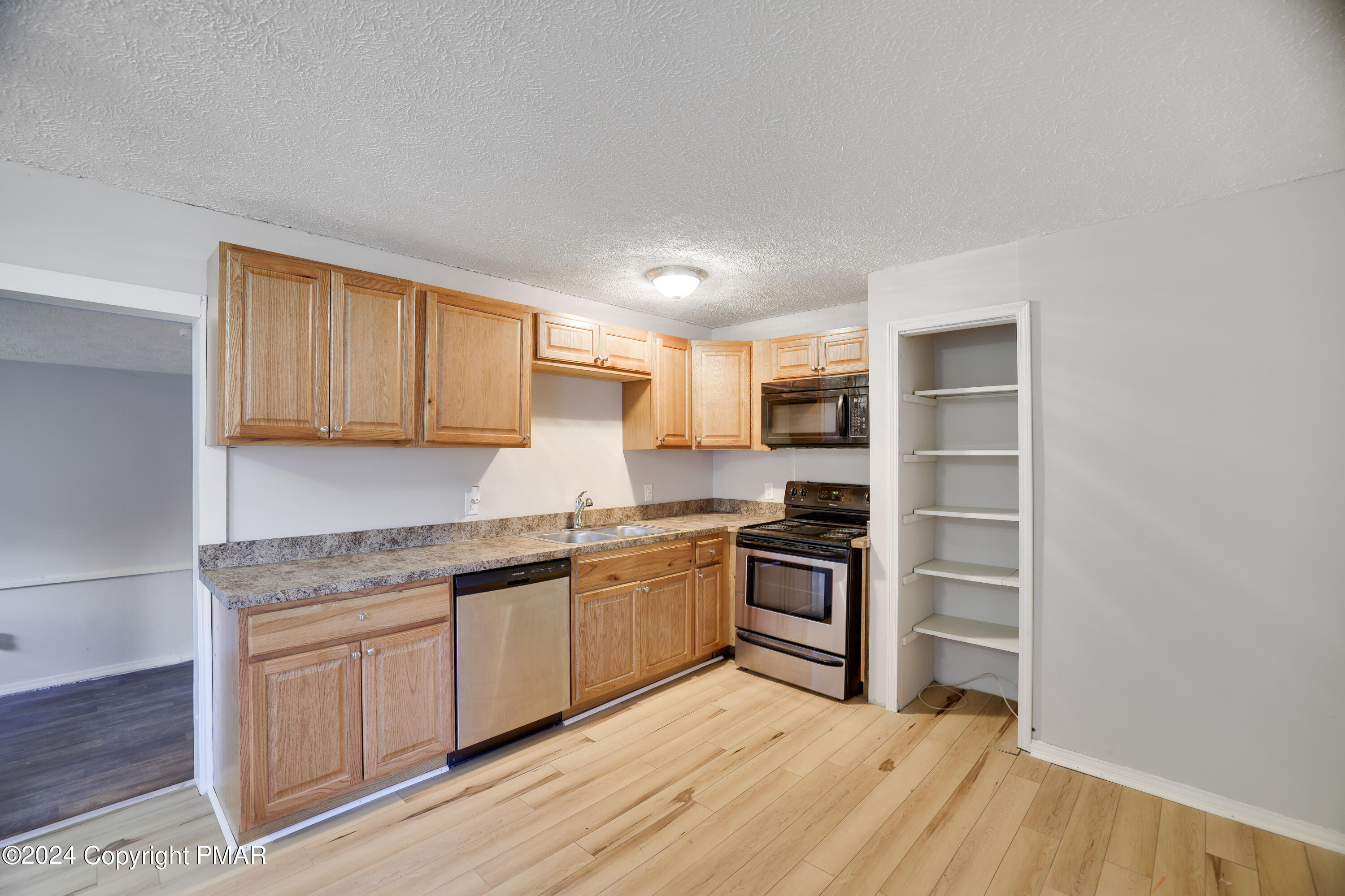 1554 Black Birch Way