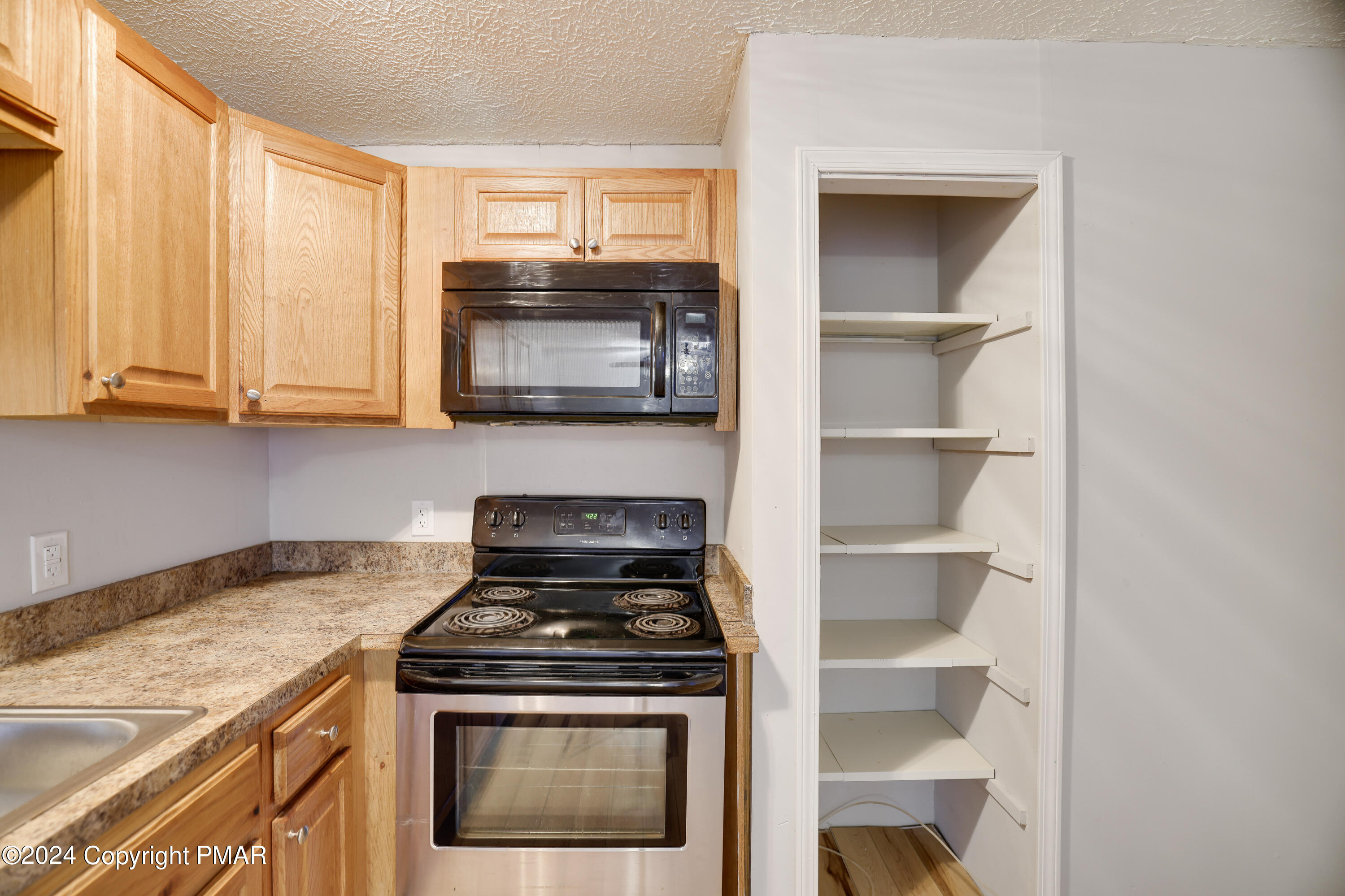 1554 Black Birch Way