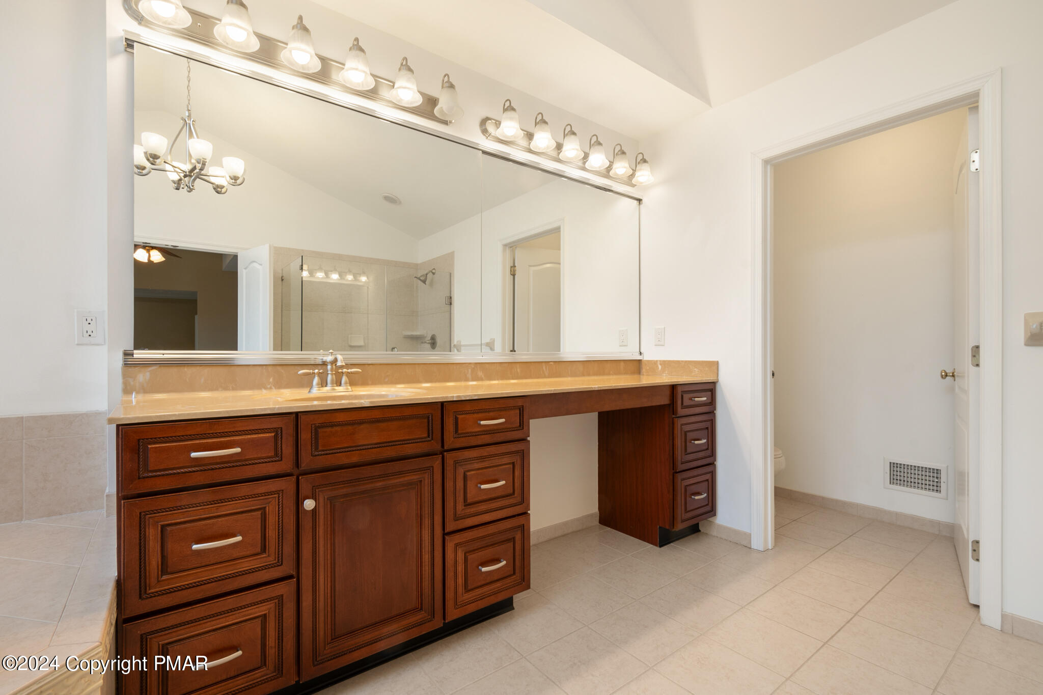 16 Alexandra Circle
