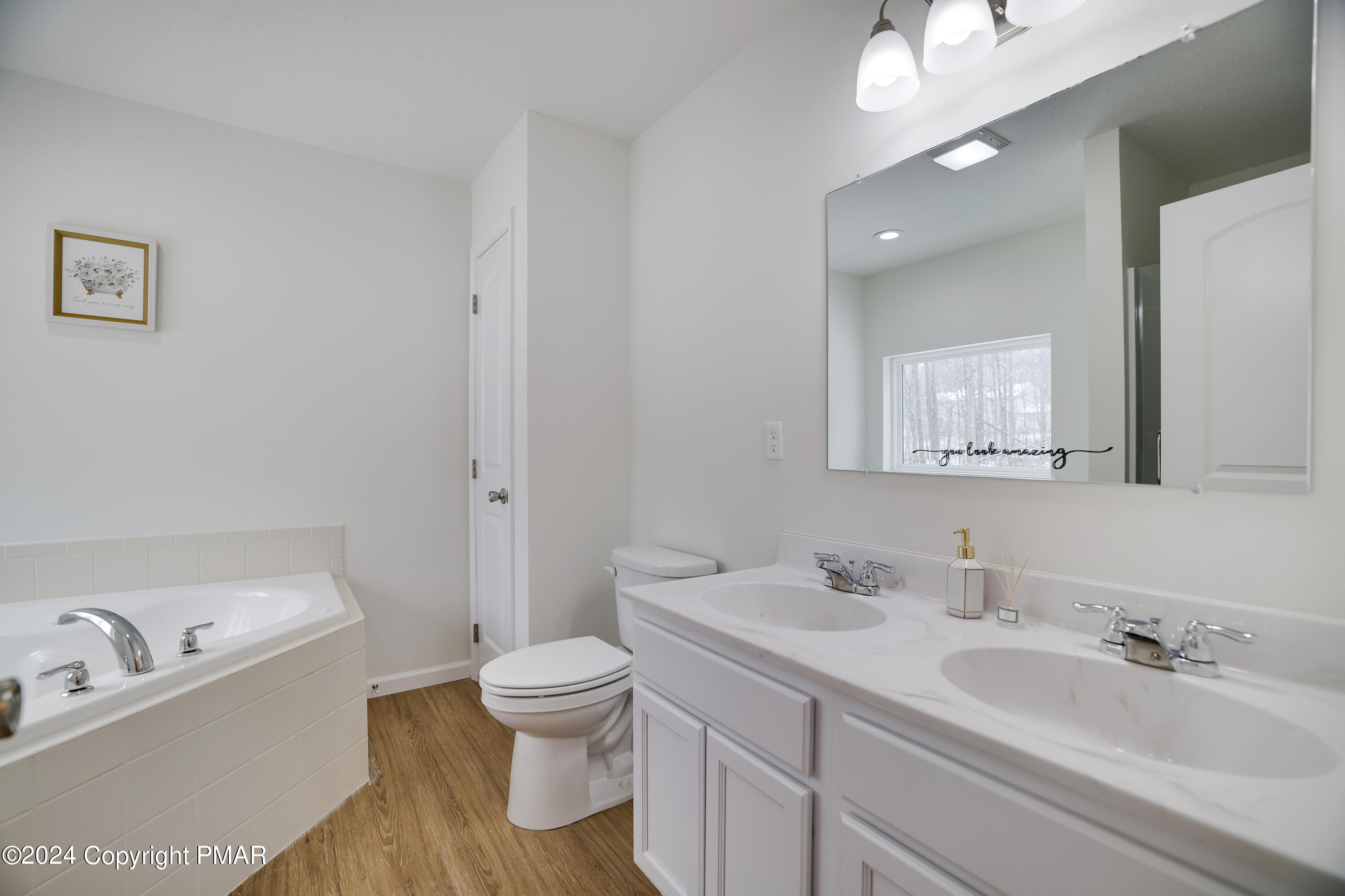2841 Oak View Lane