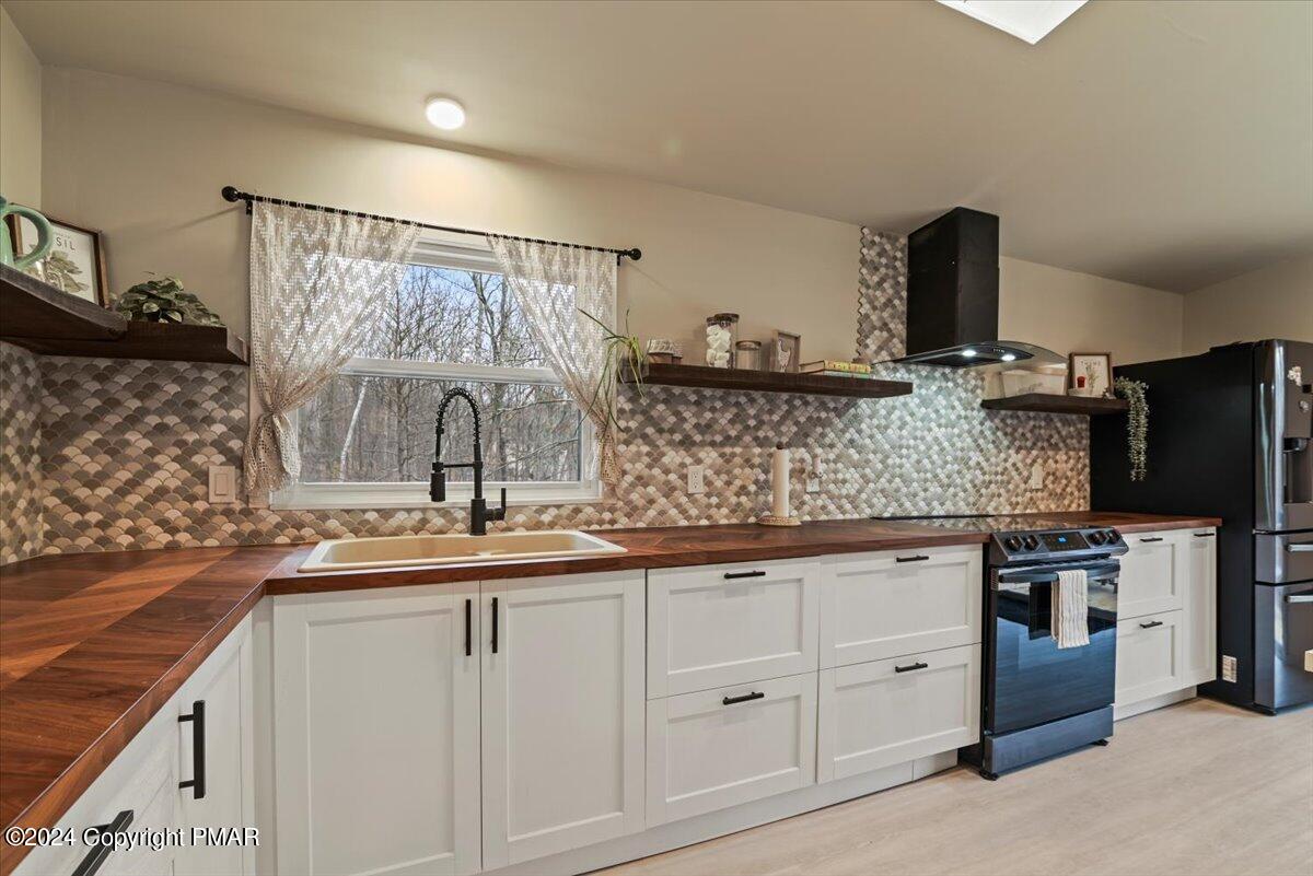 3133 Parliament Drive