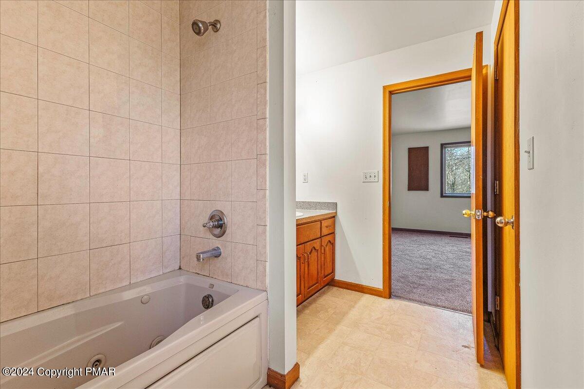 6392 Cherokee Trail