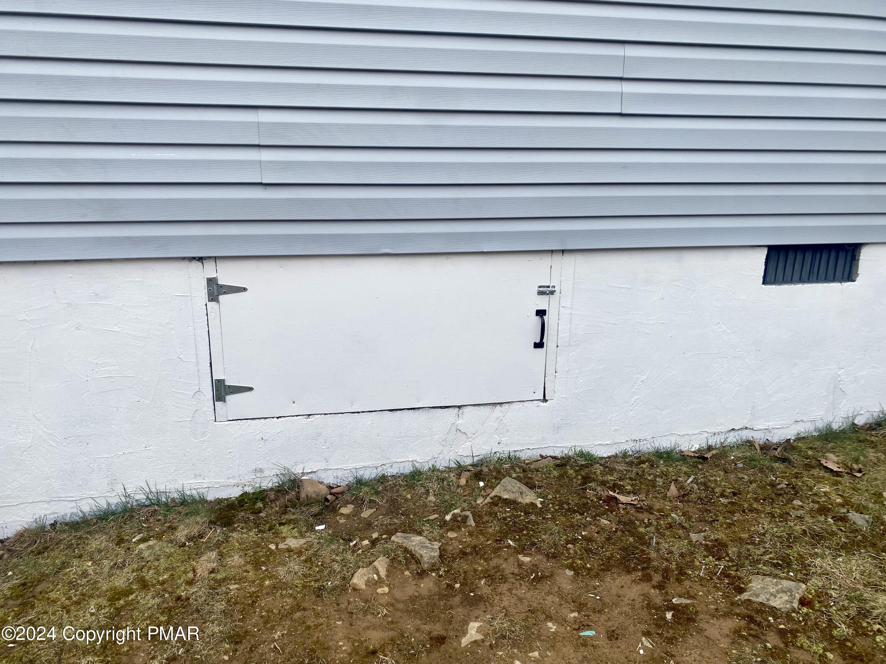 1404 Whispering Hills Court