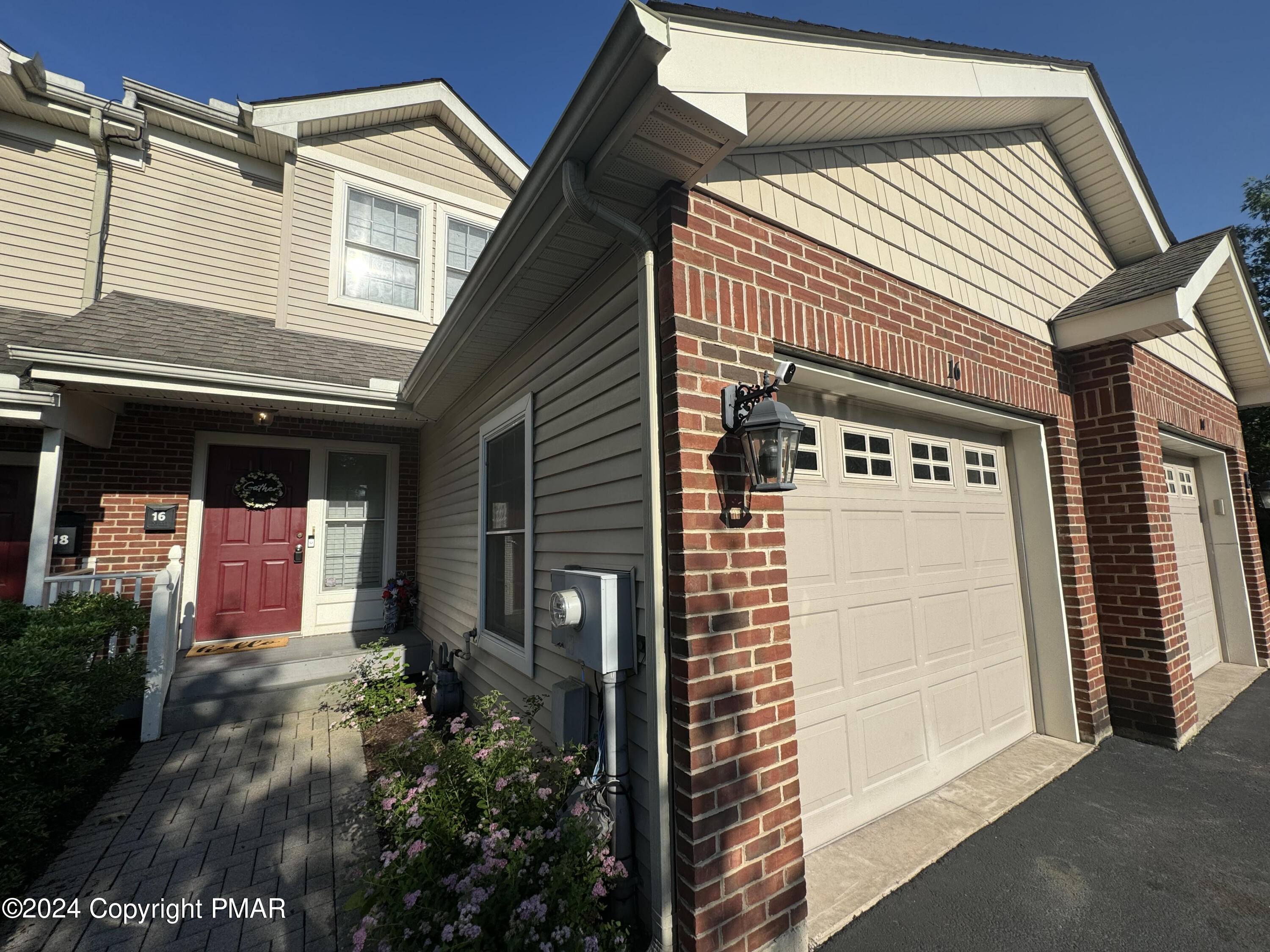 16 Elm Tree Court