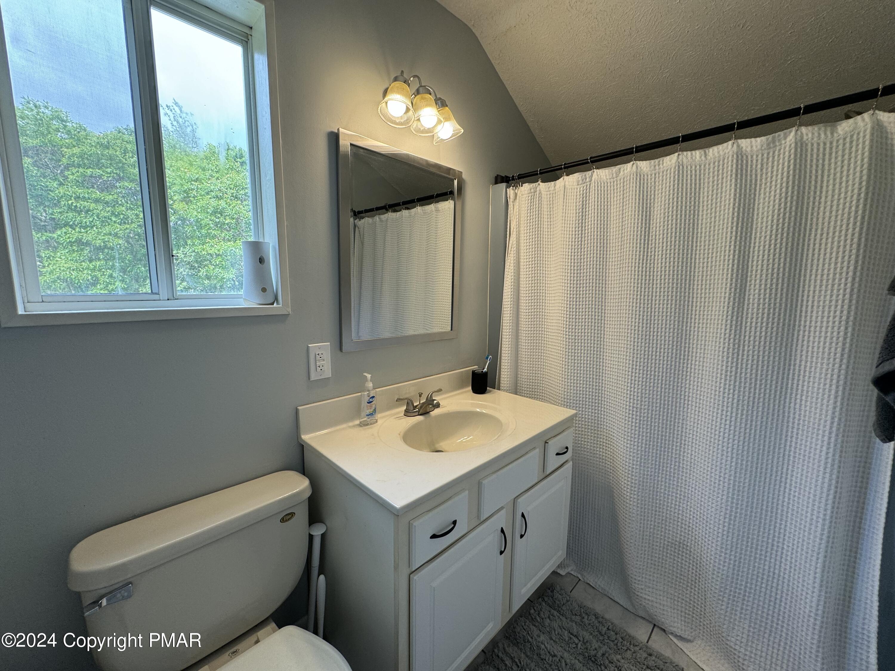 263 Colonial Terrace