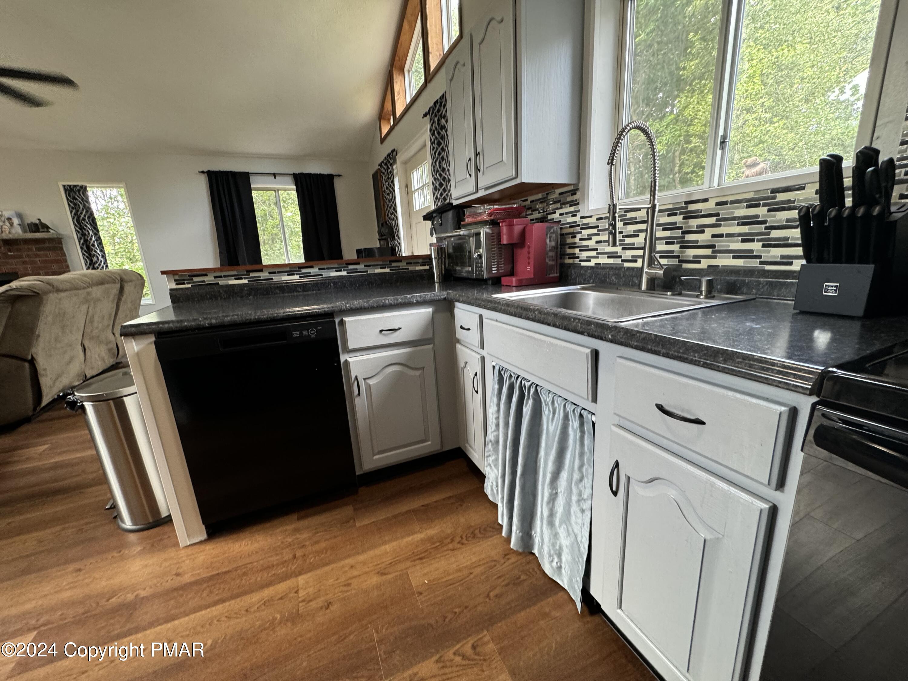 263 Colonial Terrace