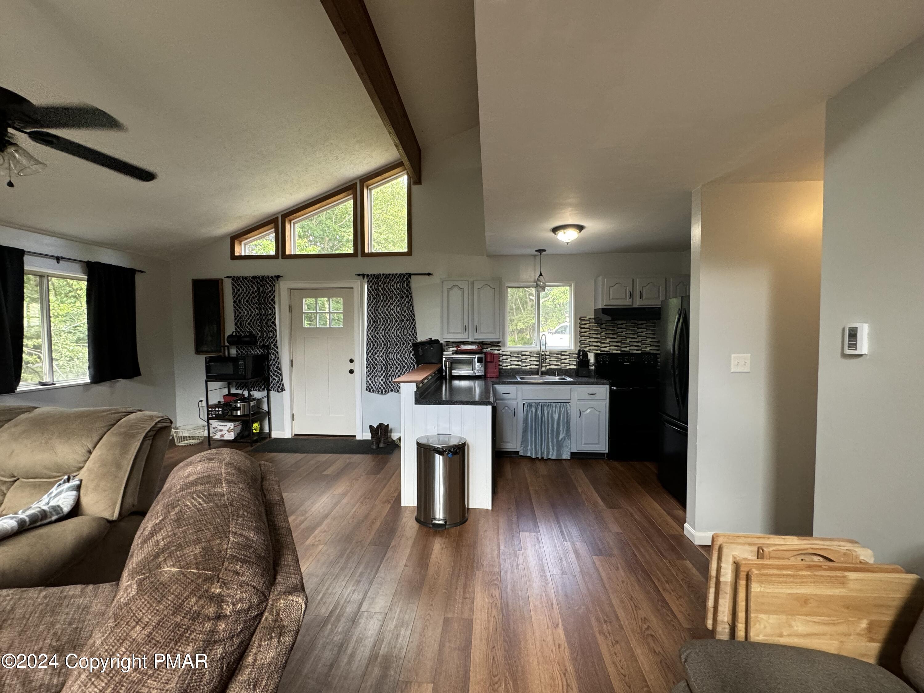 263 Colonial Terrace