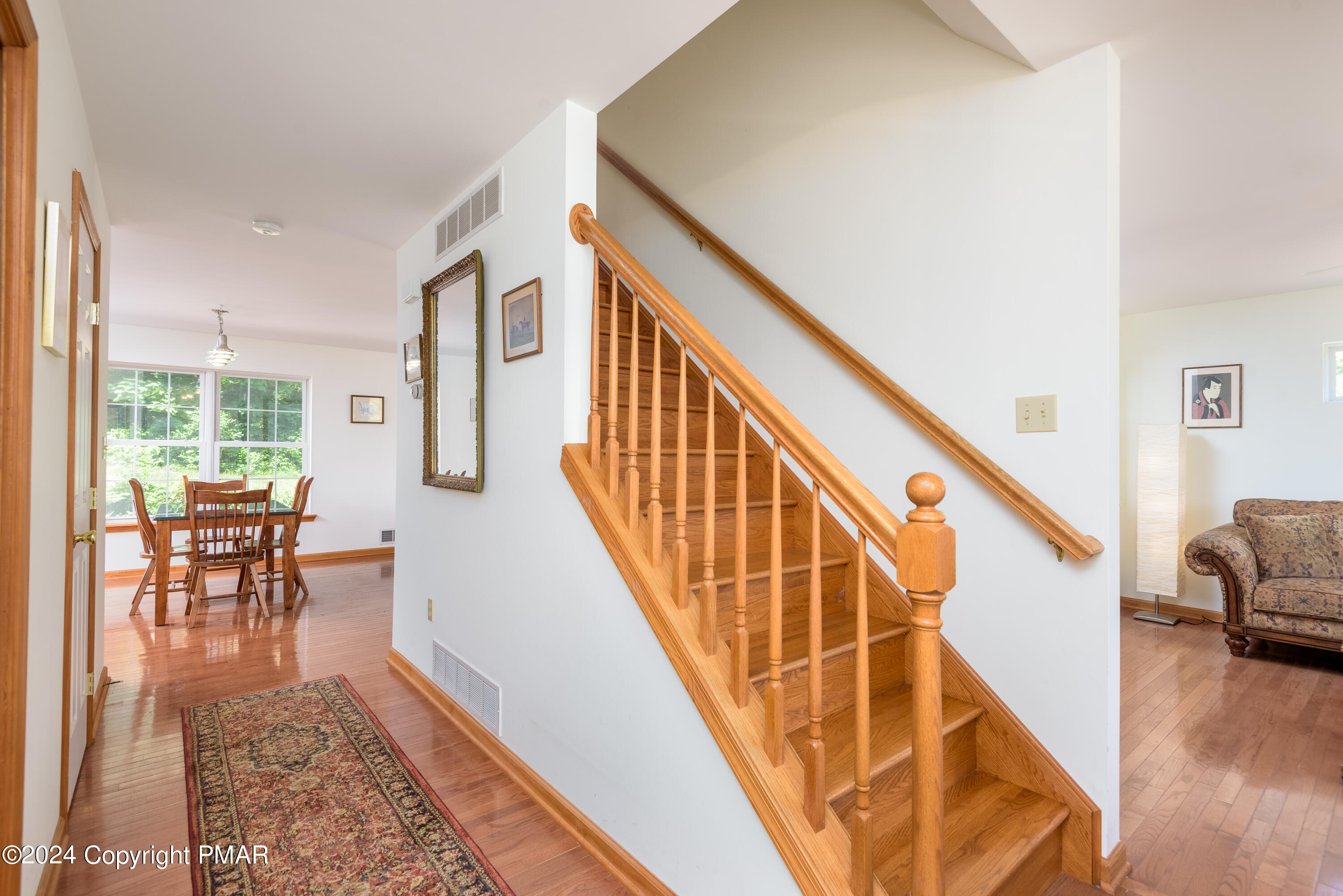 543 Lakeshore Dr W