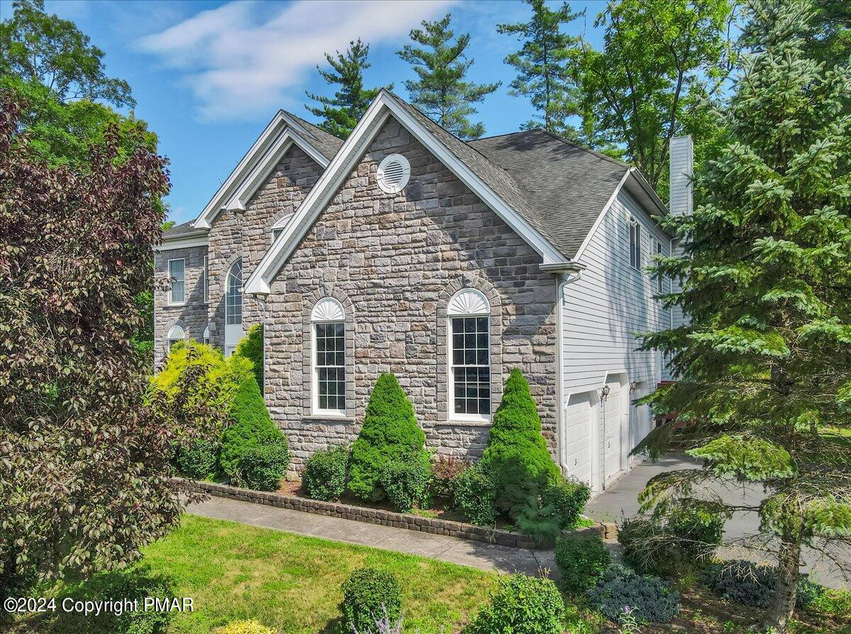512 Fairway Lane