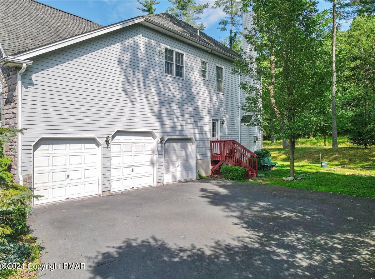 512 Fairway Lane