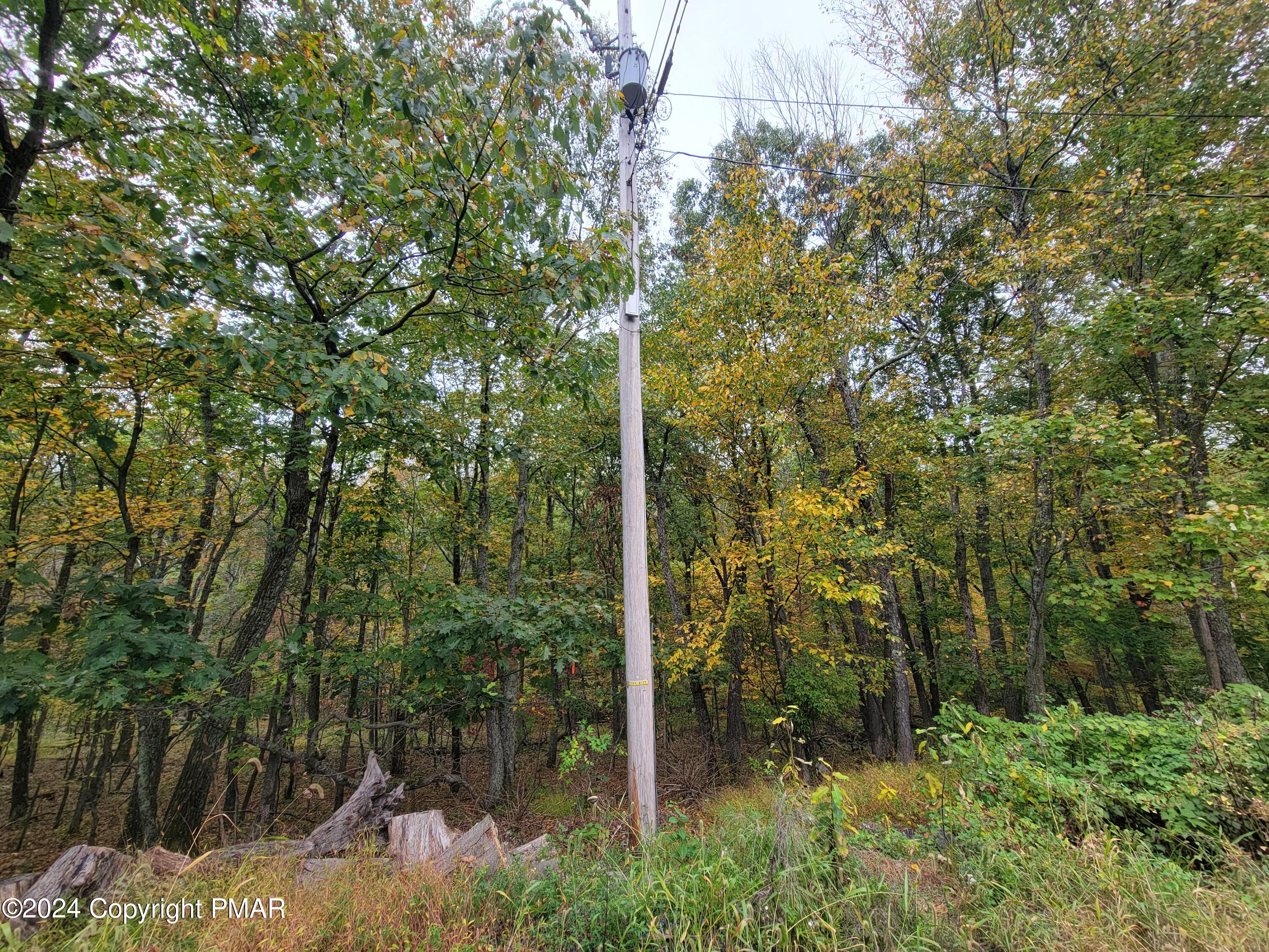 16 & 17 SUMMIT Drive