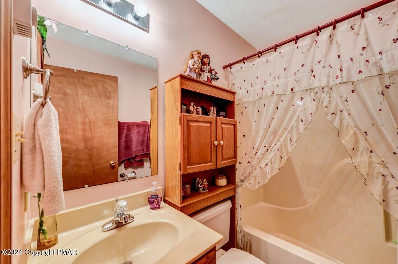 5177 Iroquois Street