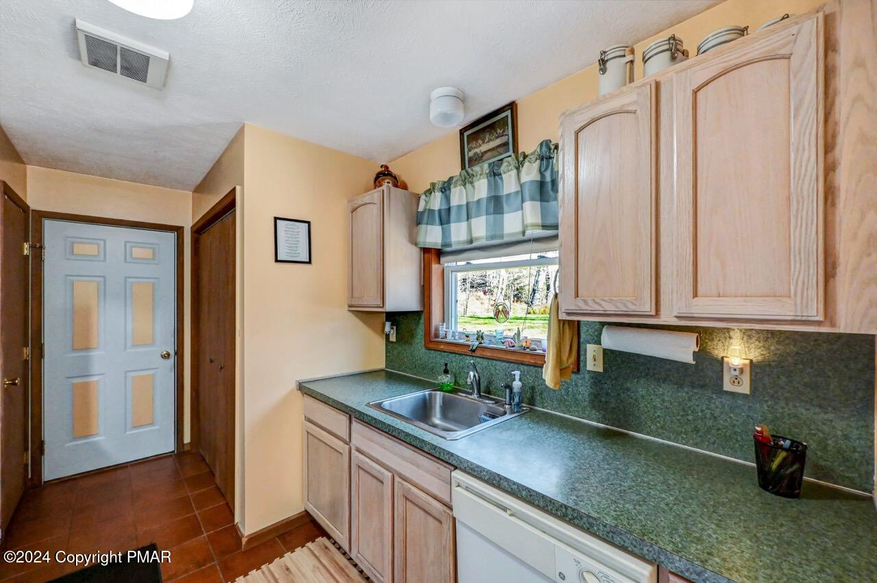 5177 Iroquois Street