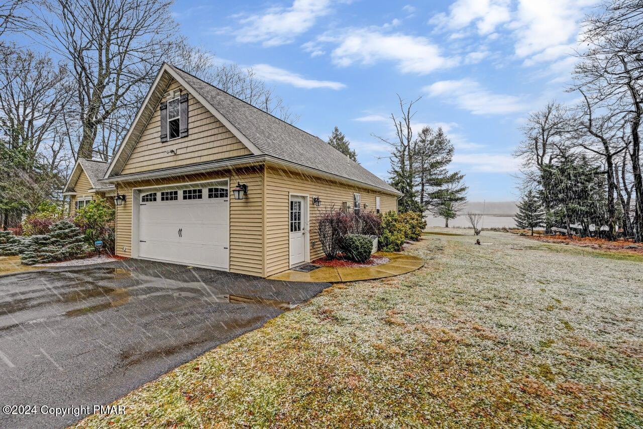 1012 Forest Lane