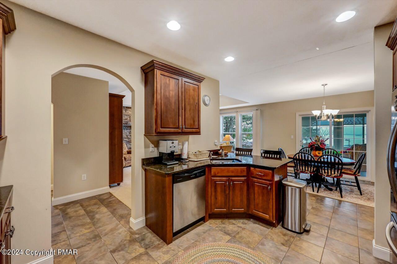 1012 Forest Lane