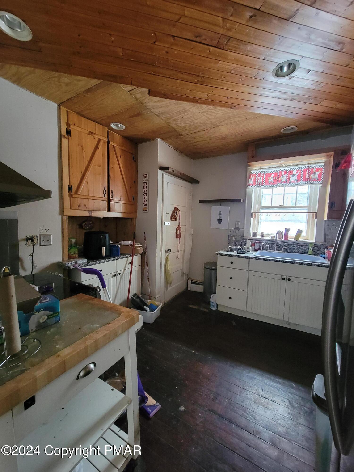 2261 Long Pond Road