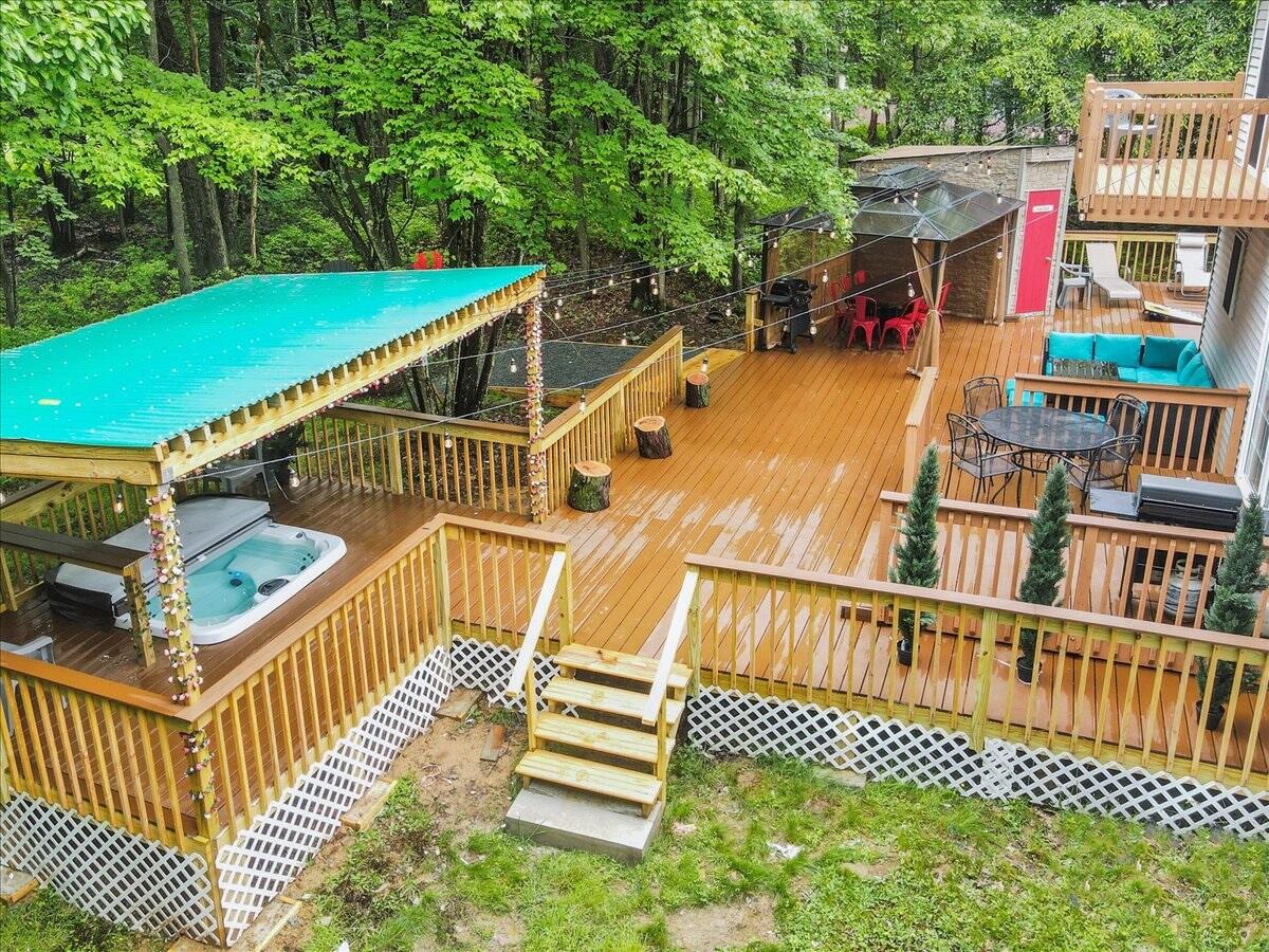 2115 Mink Lane