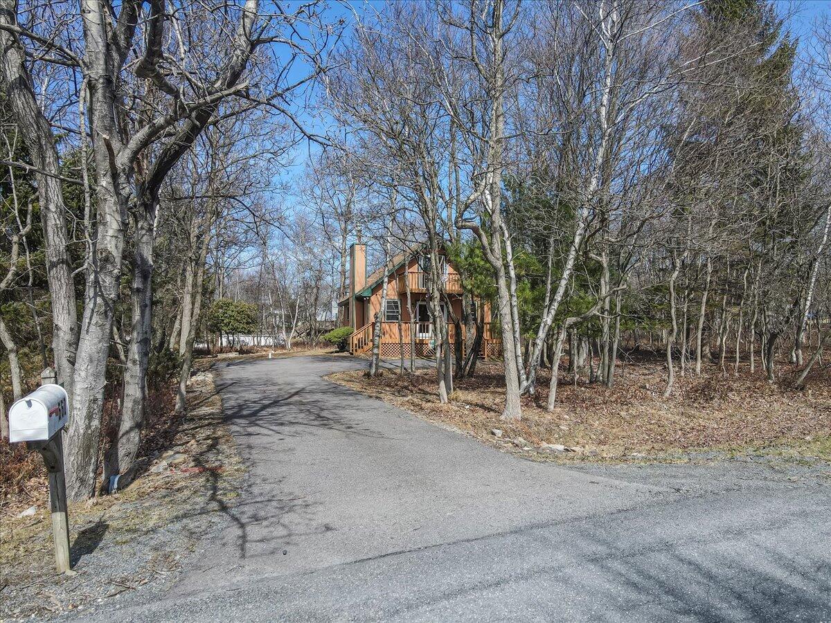 660 Twisted Oak Lane