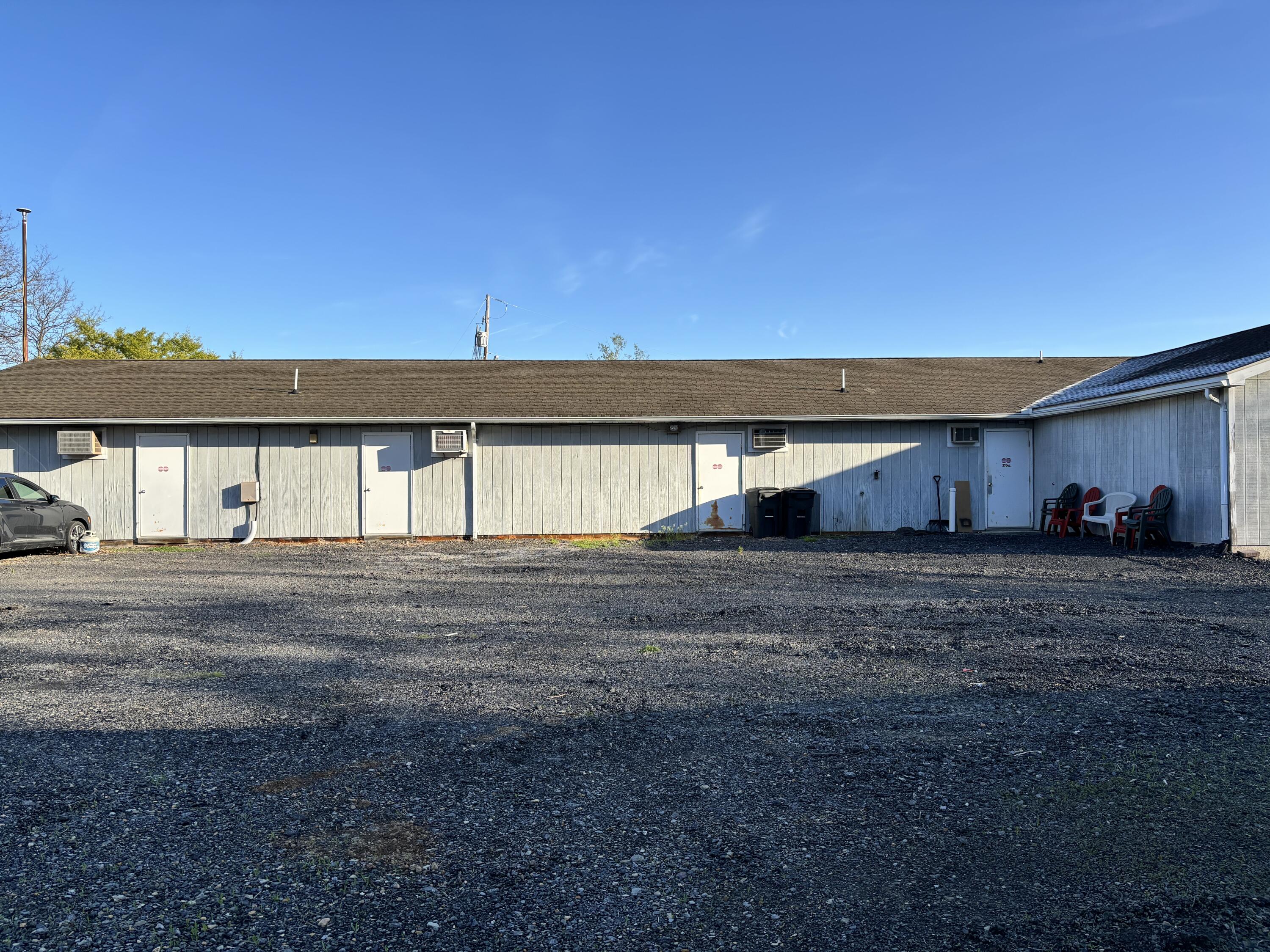 323 Dartmouth Drive, 4