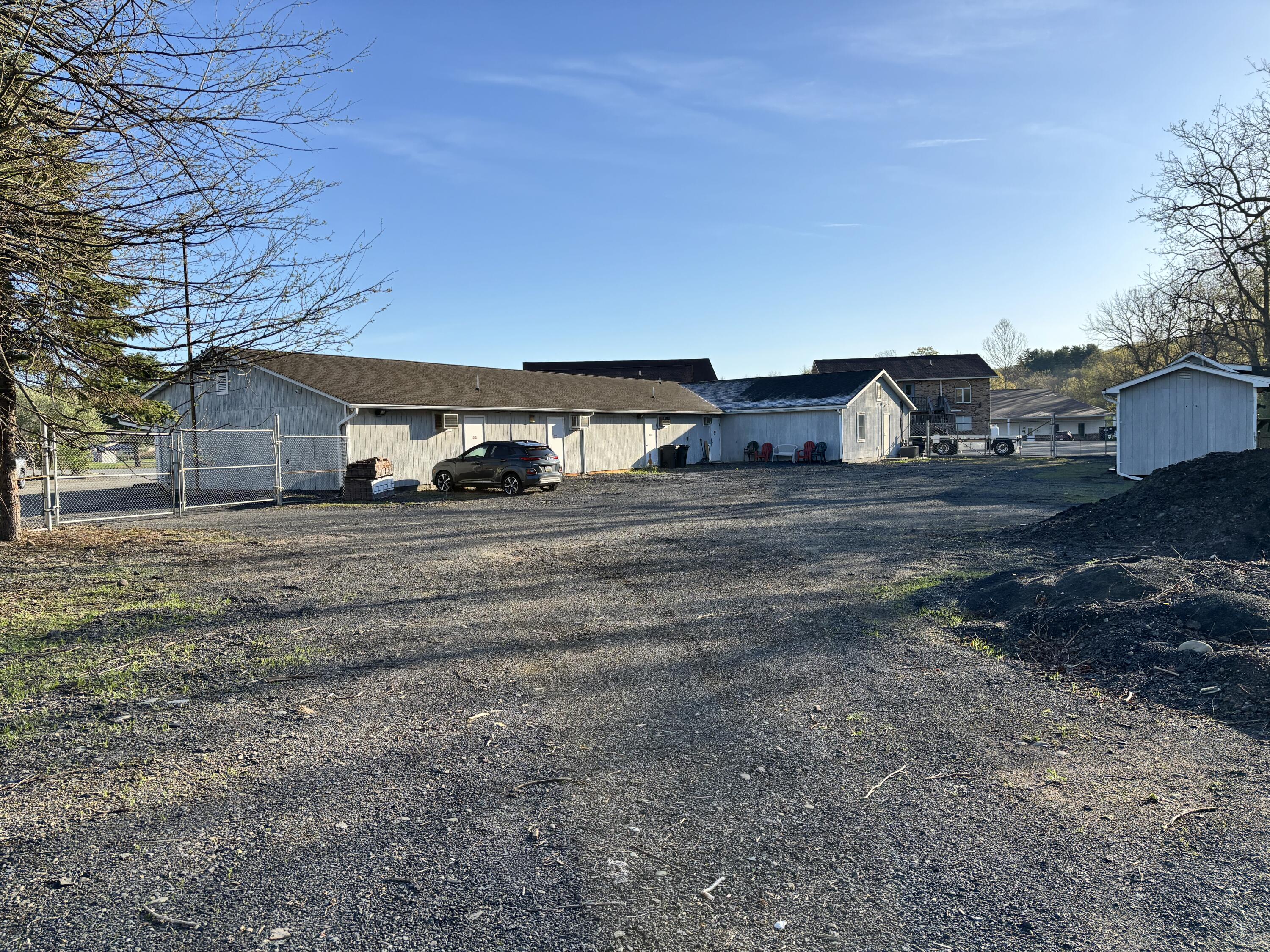 323 Dartmouth Drive, 4