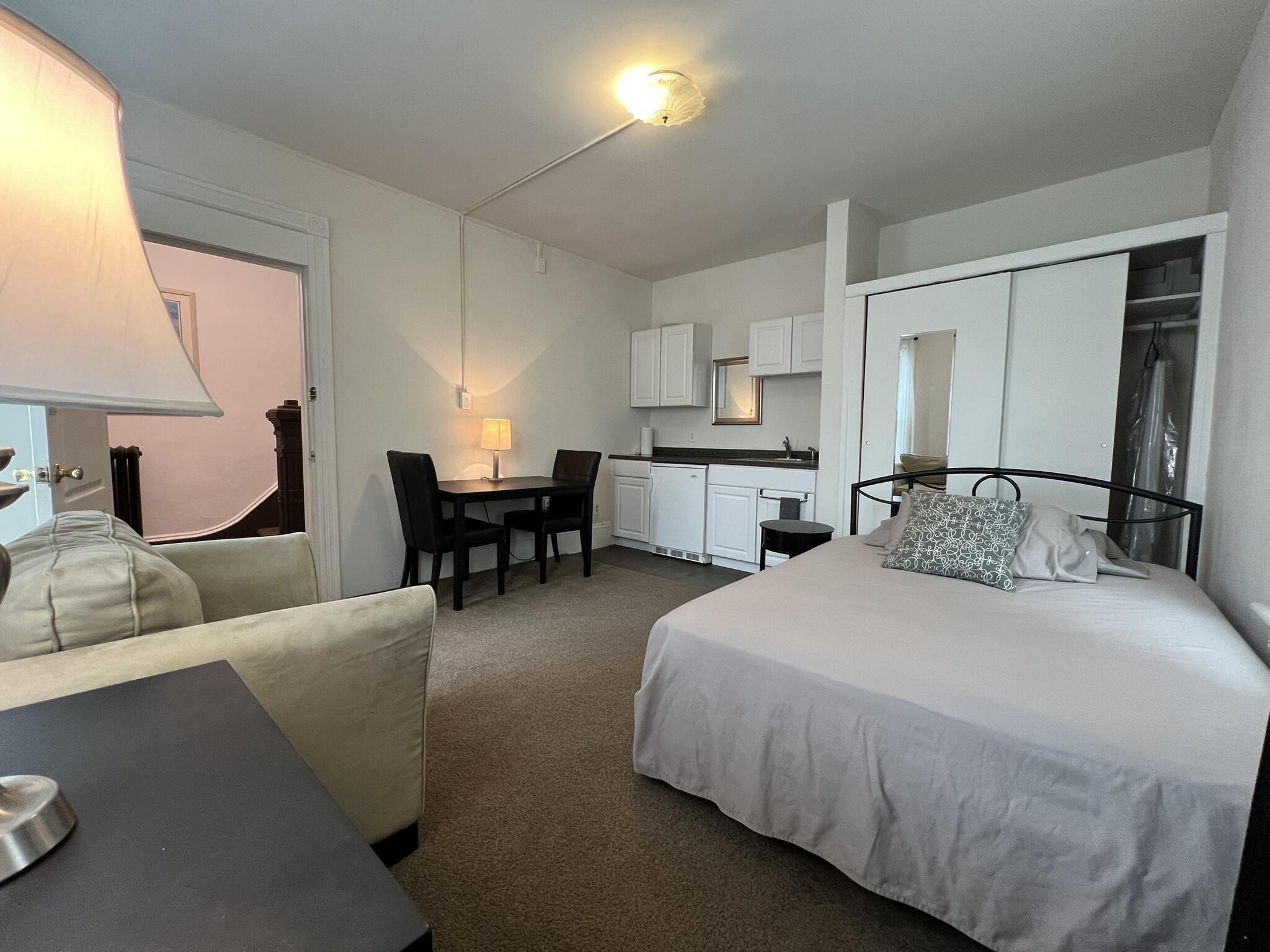 206 N Courtland Street