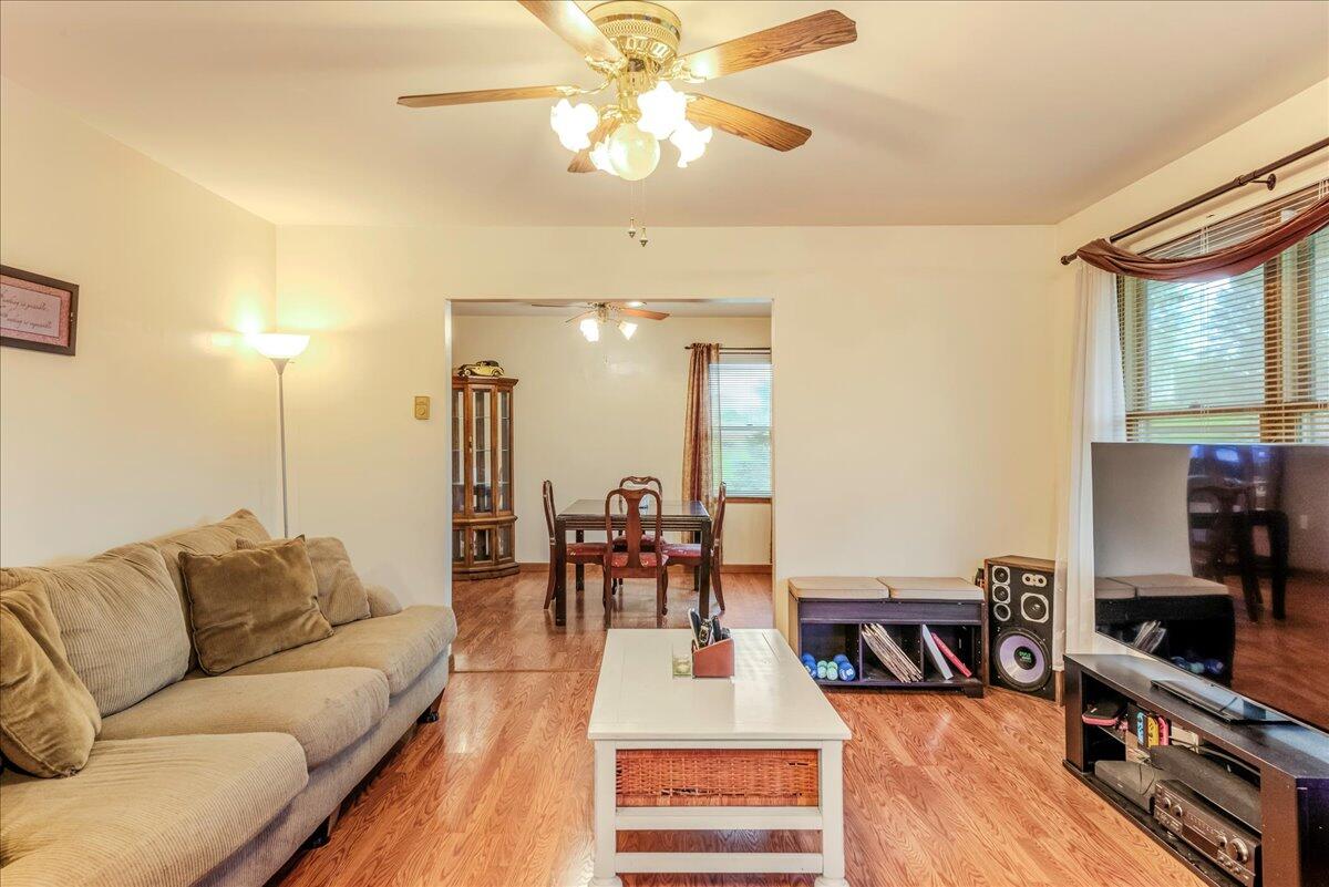 225 Northpark Drive W