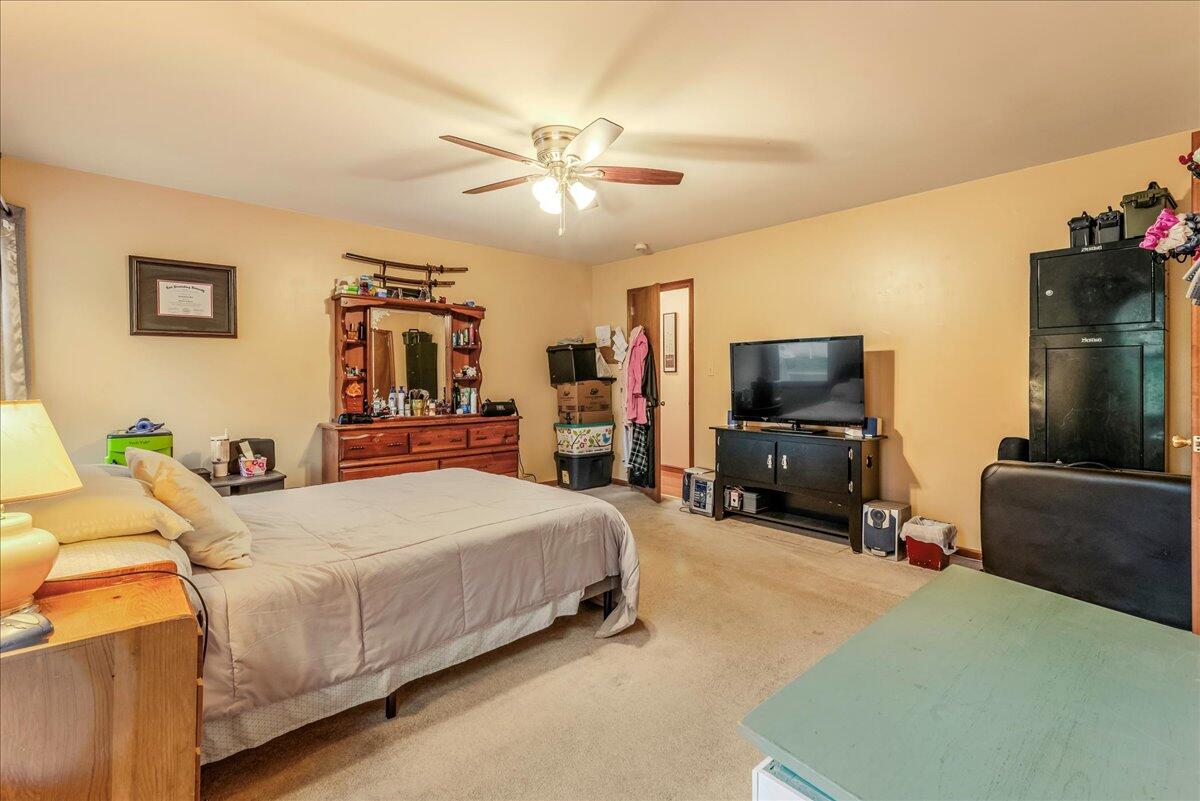 225 Northpark Drive W