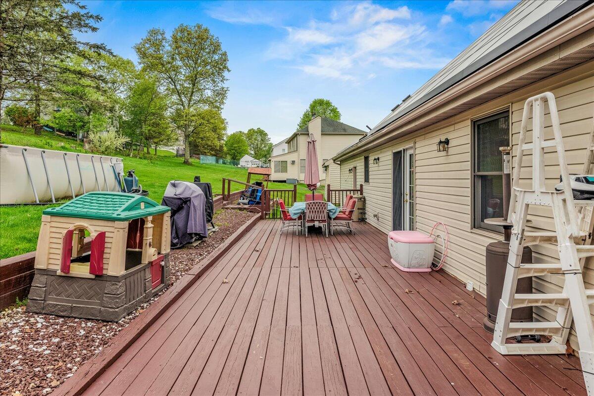 225 Northpark Drive W